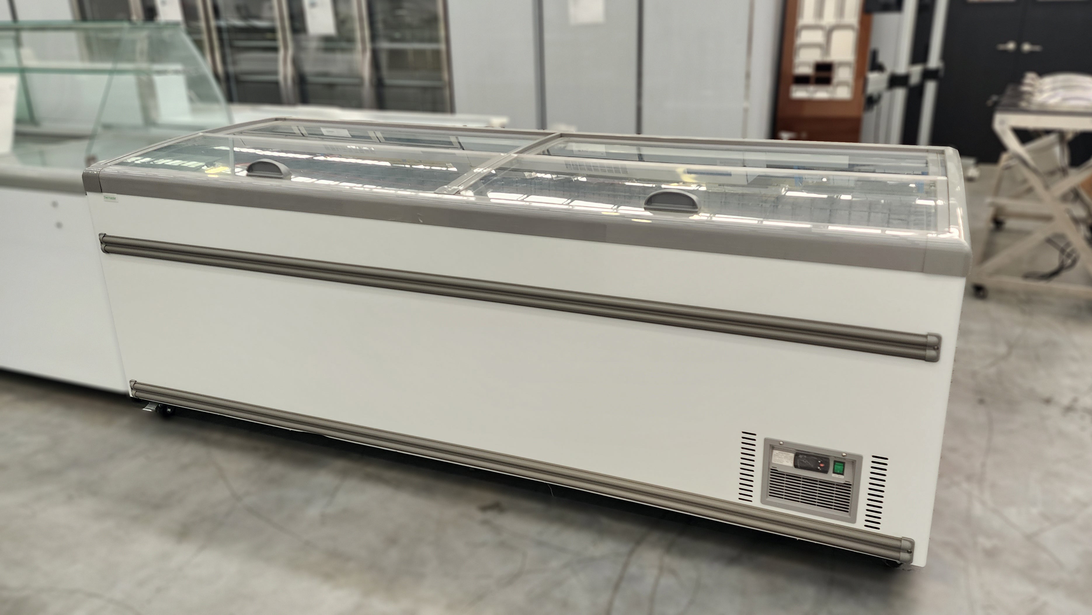 Thermaster Supermarket Island Dual Temperature Freezer & Chiller‌ With Glass Sliding Lids ZCD-L210S