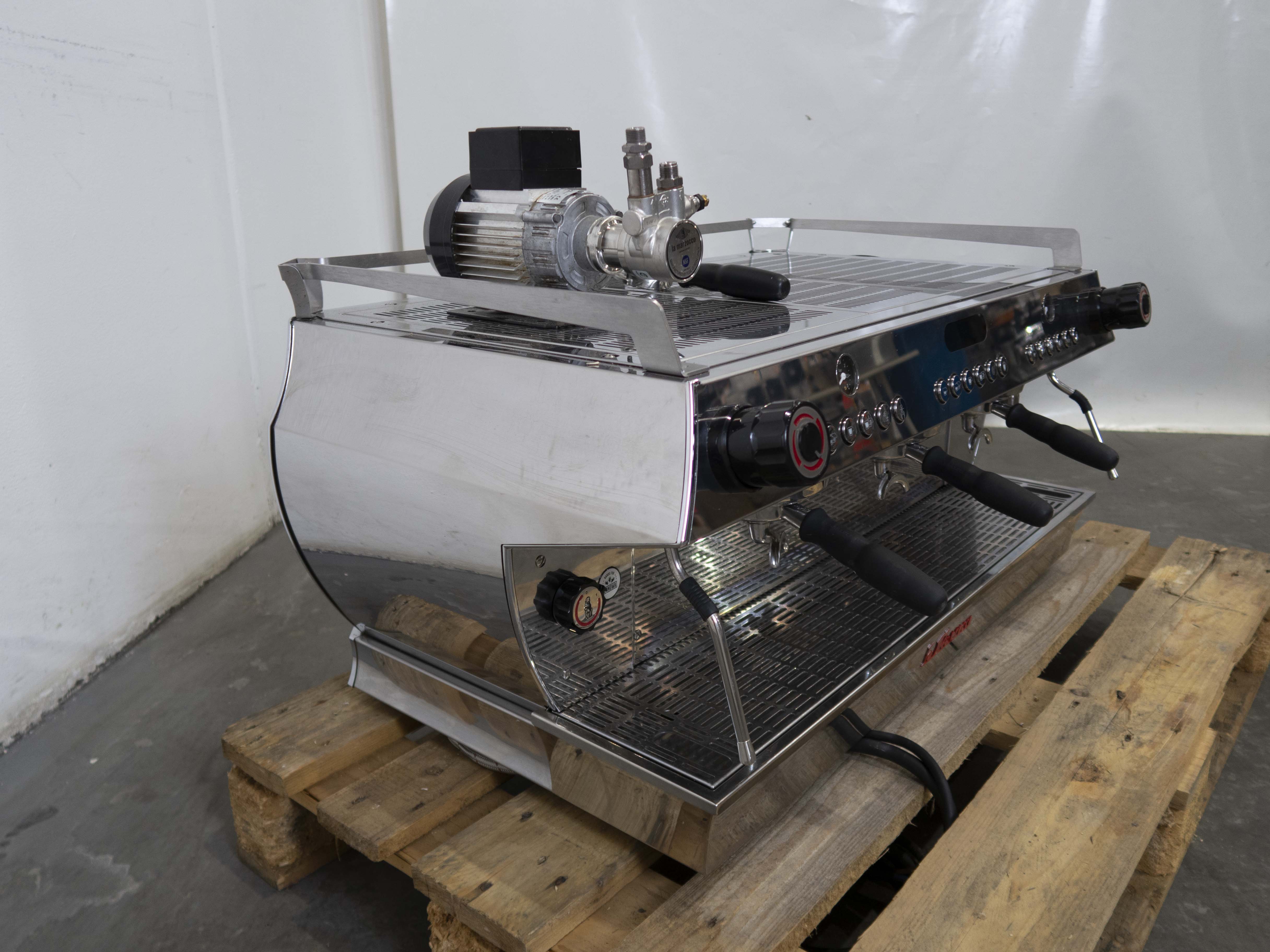 La Marzocco GB5 3 Group Coffee Machine - 737461