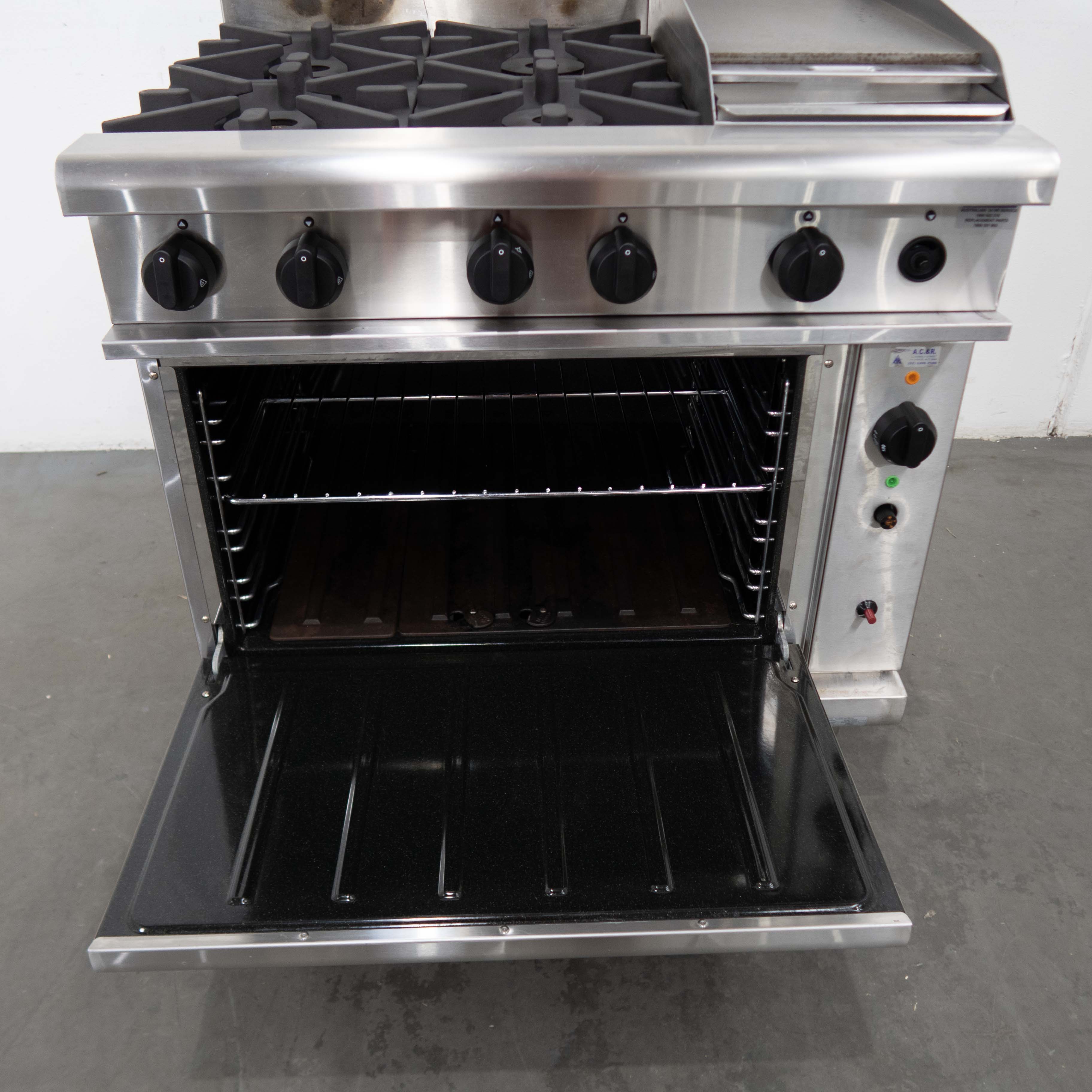 Waldorf RN8613GCF 4 Burner Range Oven with 1 Burner Griddle - 745697