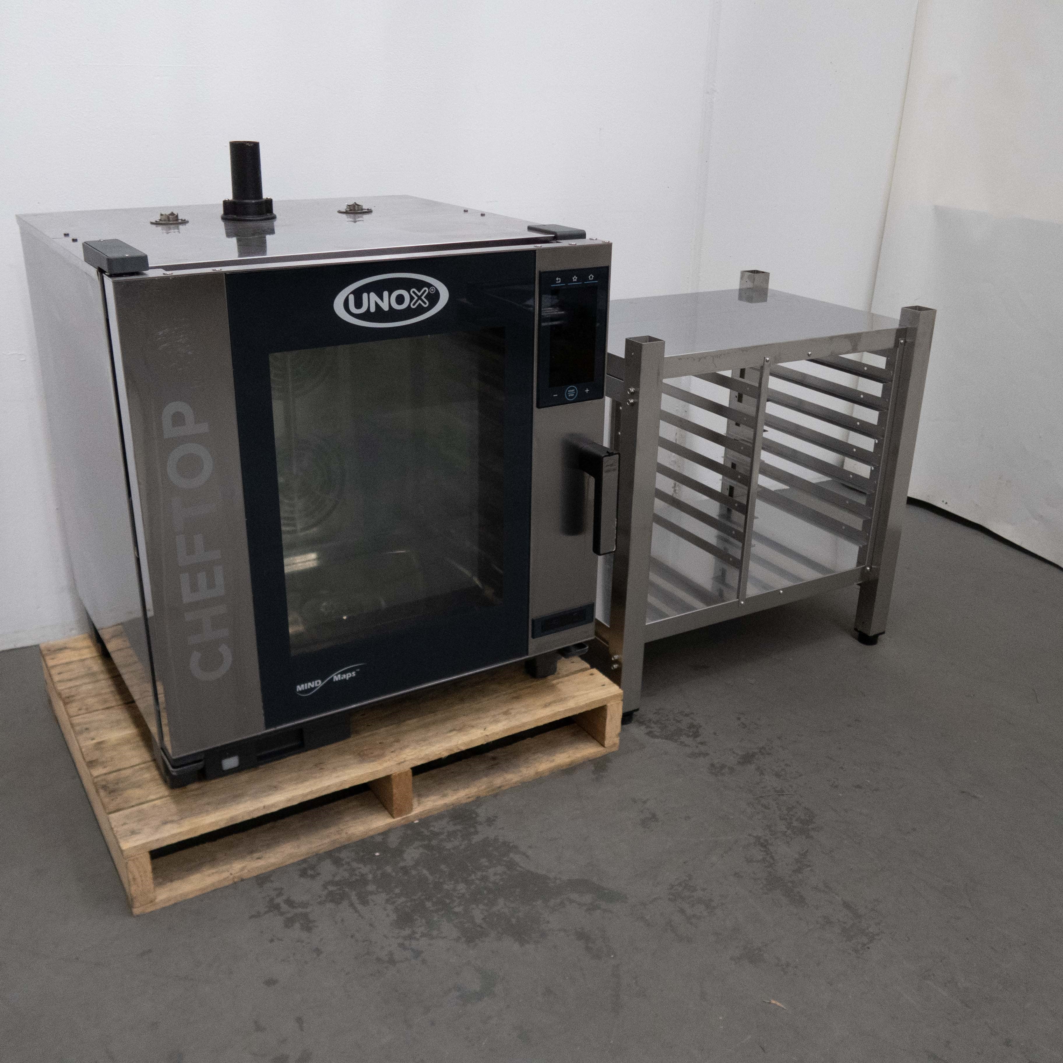 Unox XEVC-0711-GPRM 7 Tray Combi Oven + Stand - 746057