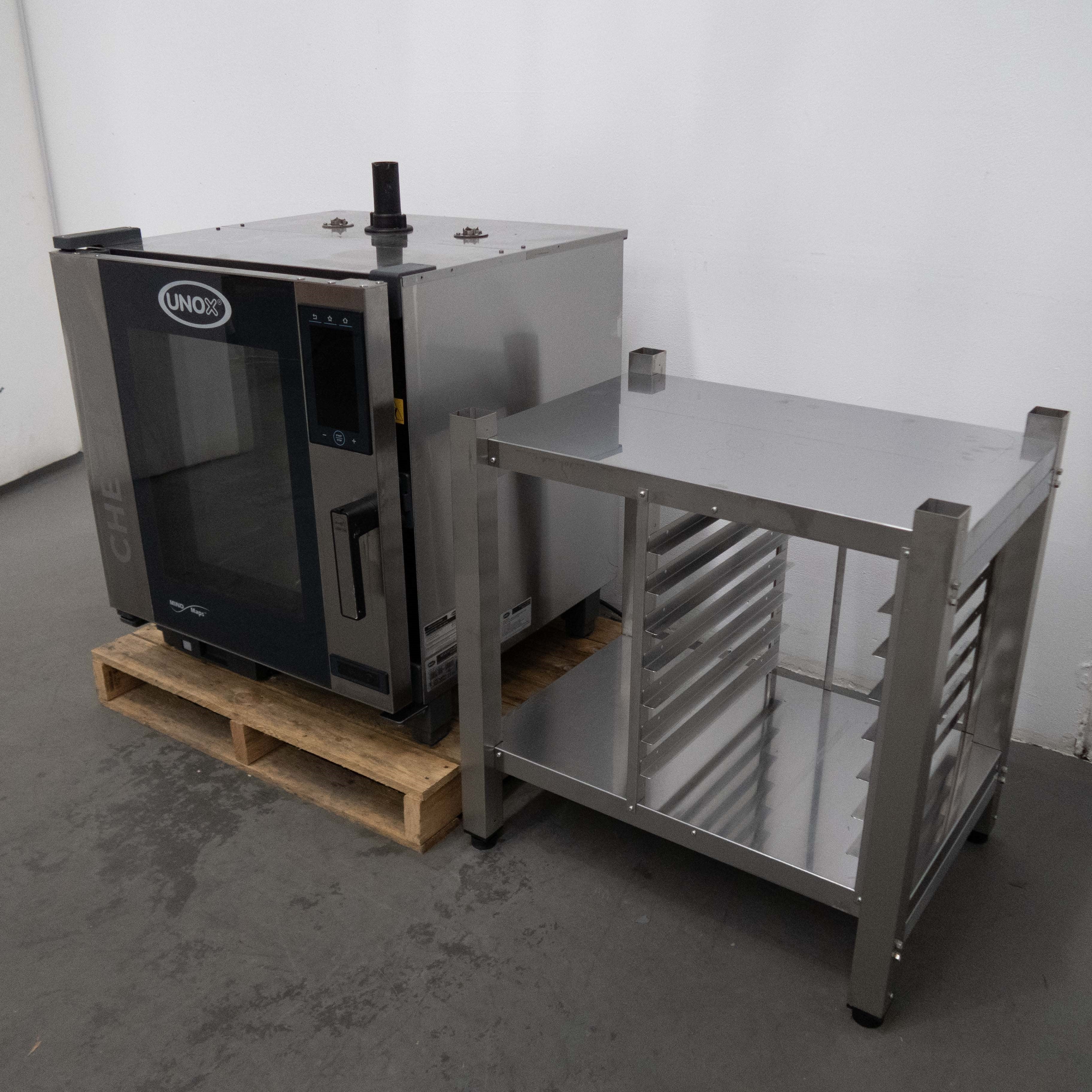Unox XEVC-0711-GPRM 7 Tray Combi Oven + Stand - 746057