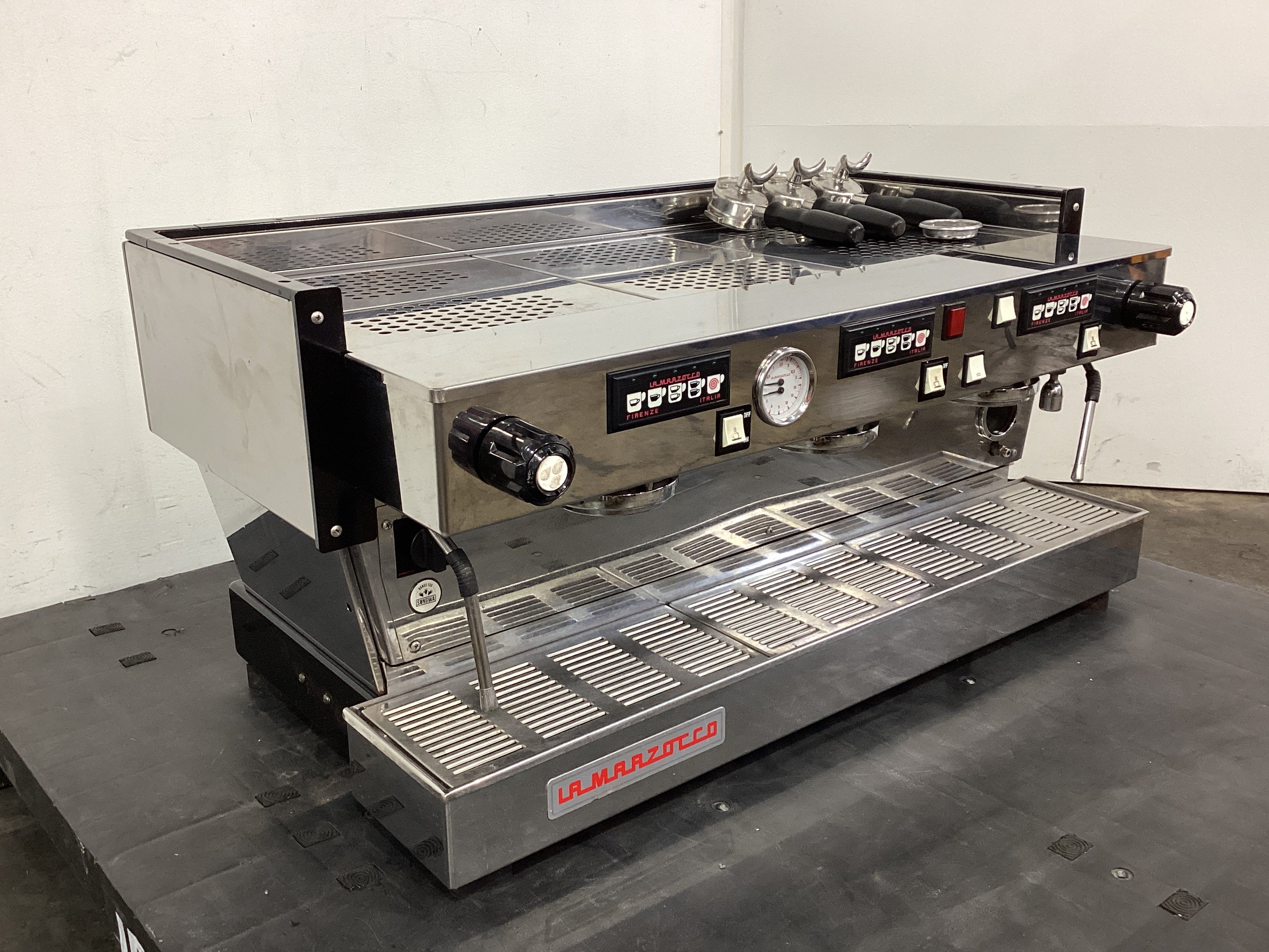 La Marzocco Linea 3AV 3 Group Coffee Machine - 755337