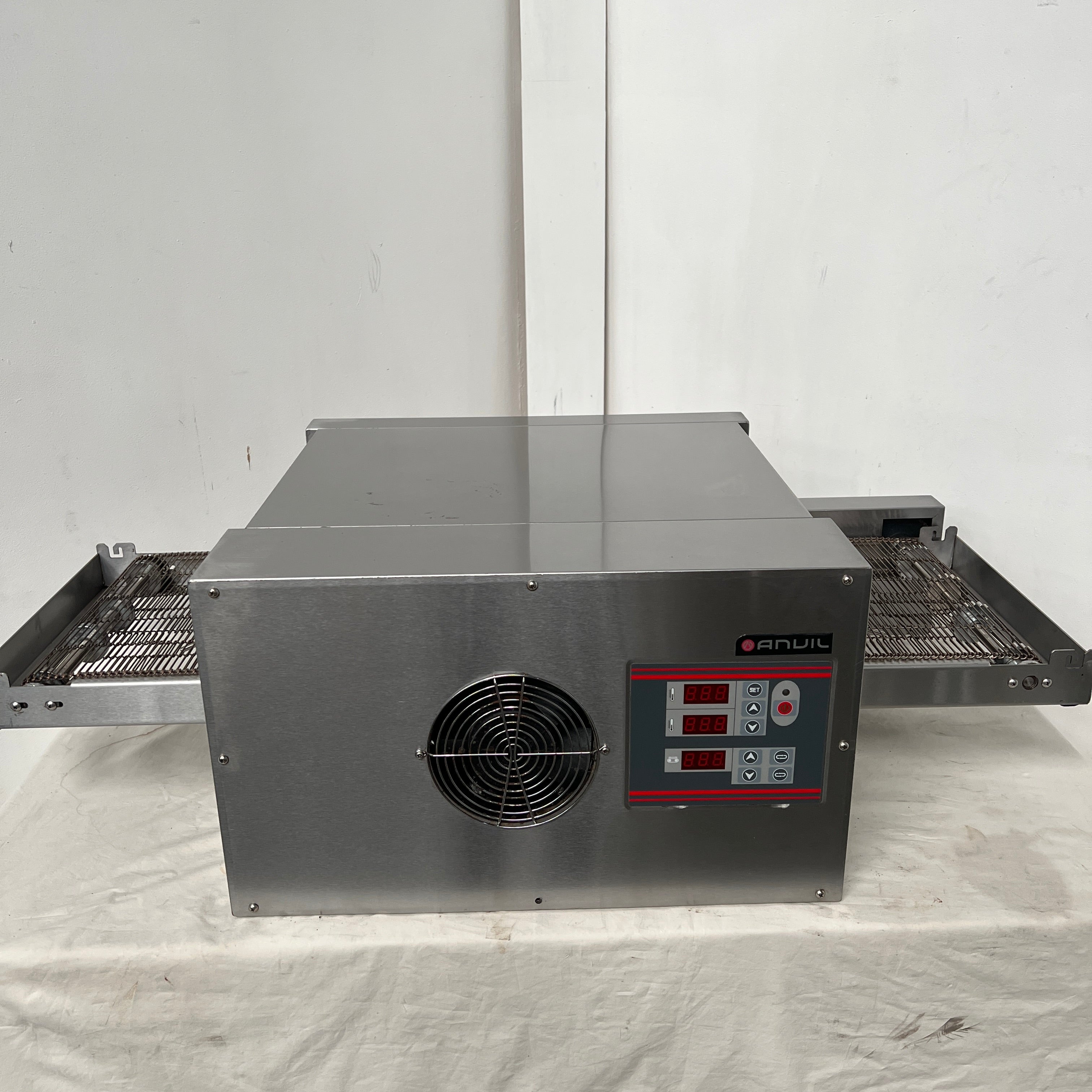 Anvil POK0004 Conveyor Pizza Oven - 761779