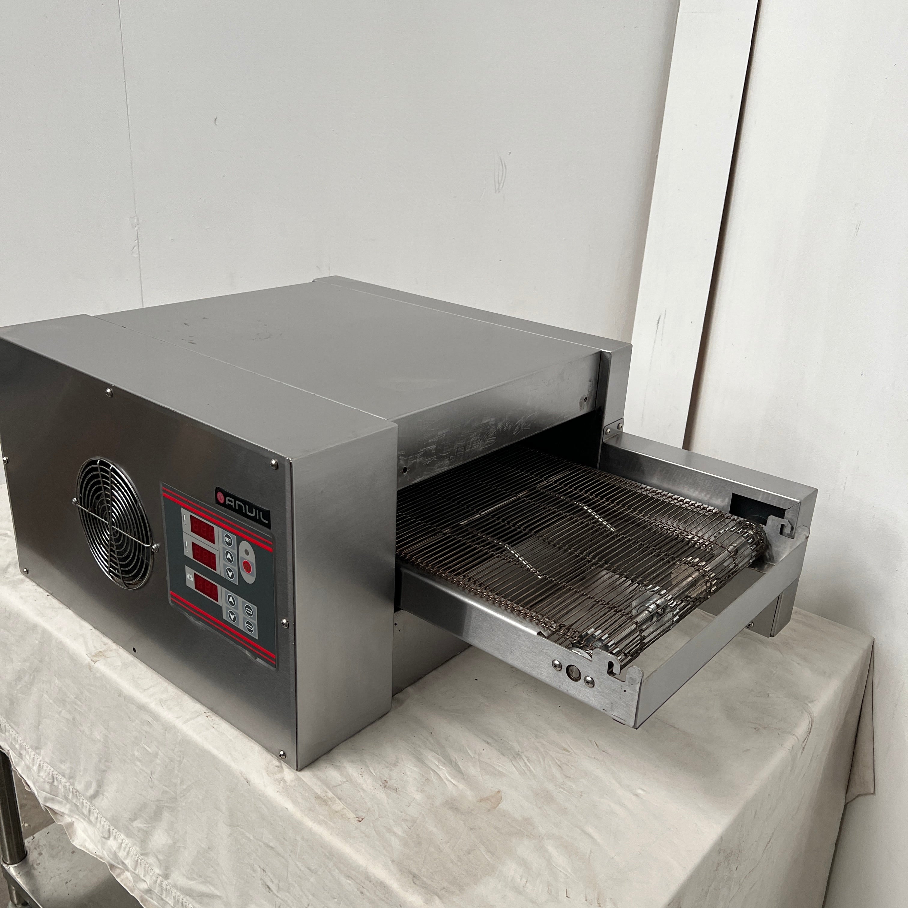 Anvil POK0004 Conveyor Pizza Oven - 761779