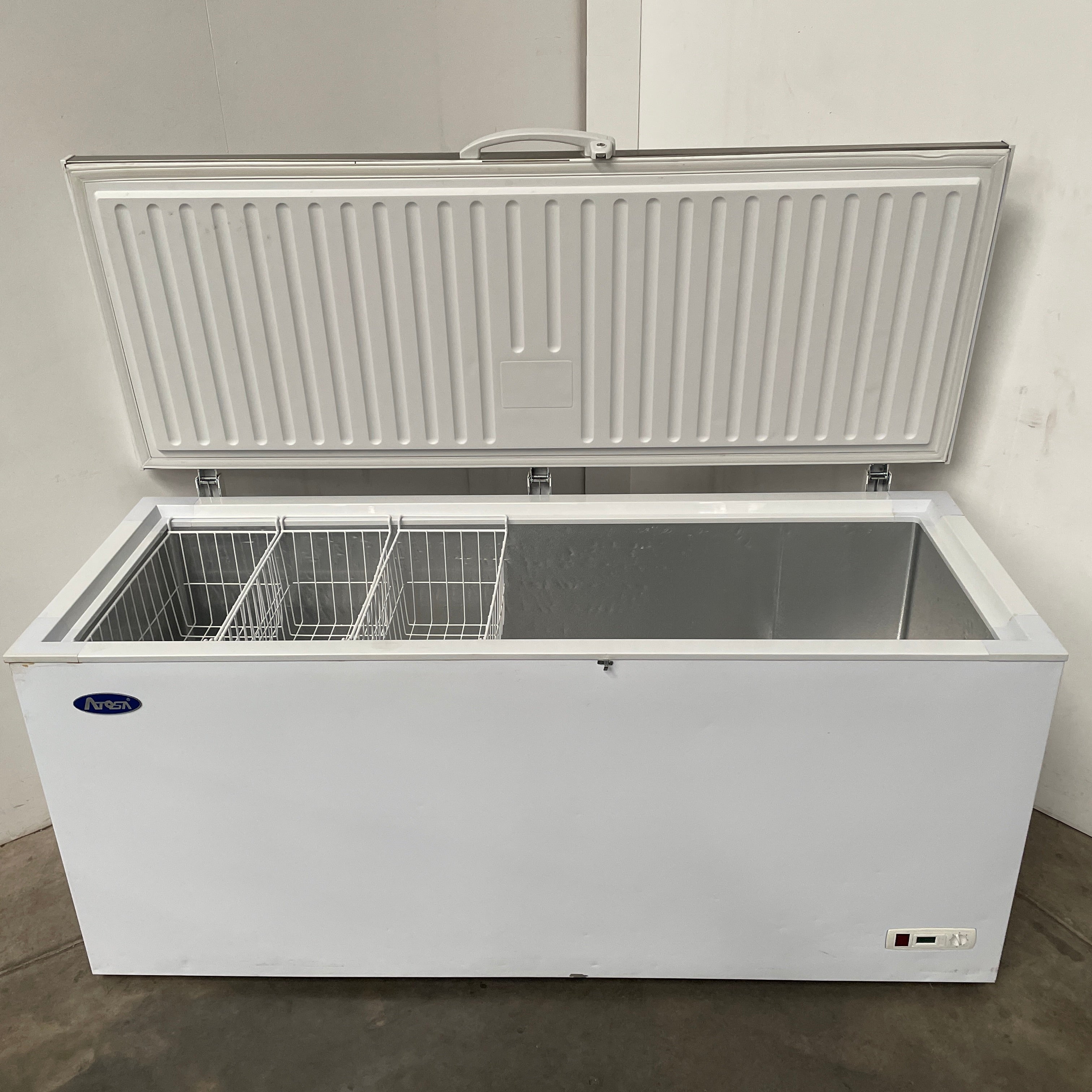 Atosa BD-650 Chest Freezer - 766550