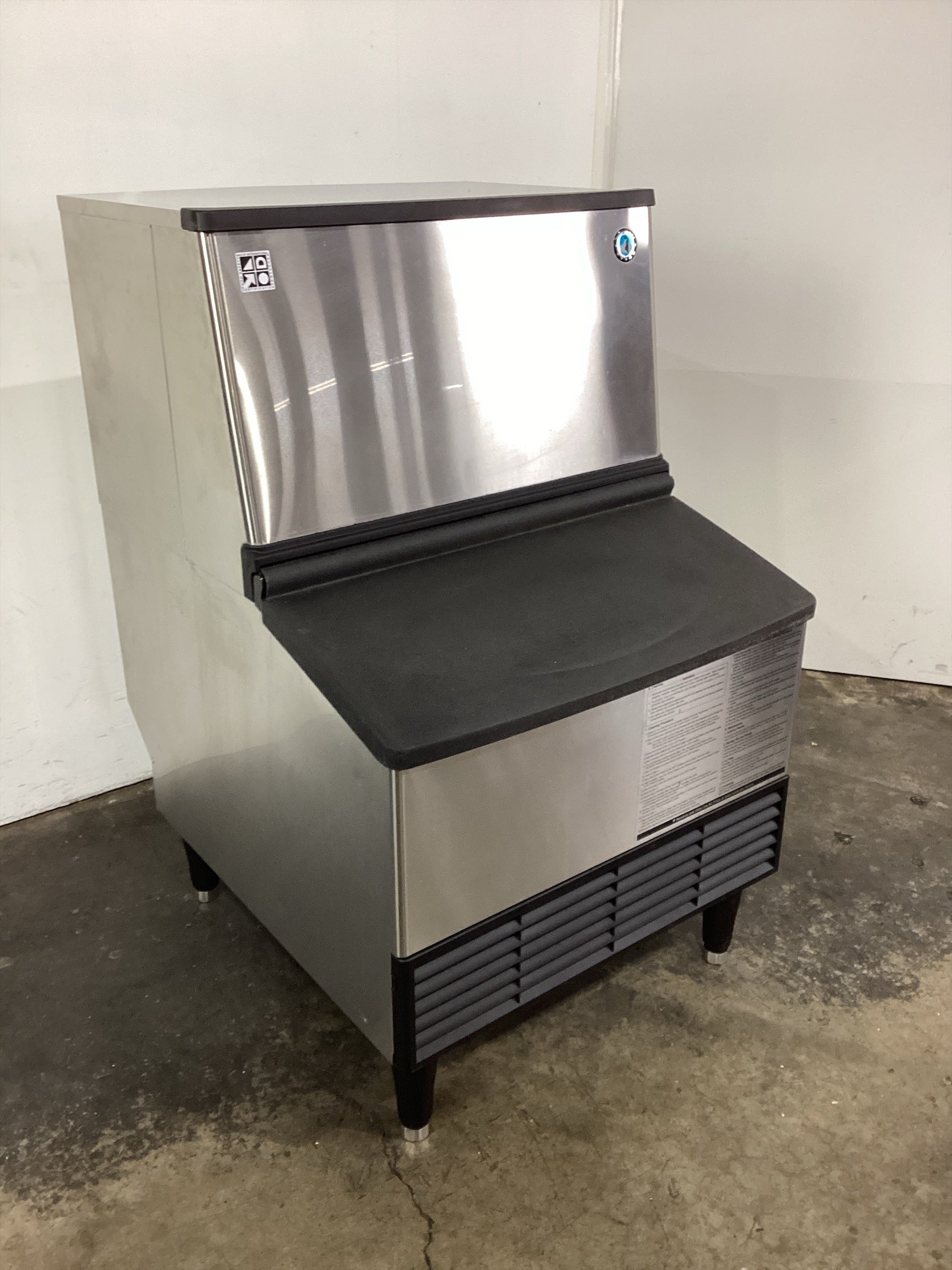 Hoshizaki KM-115B Ice Machine - 768611