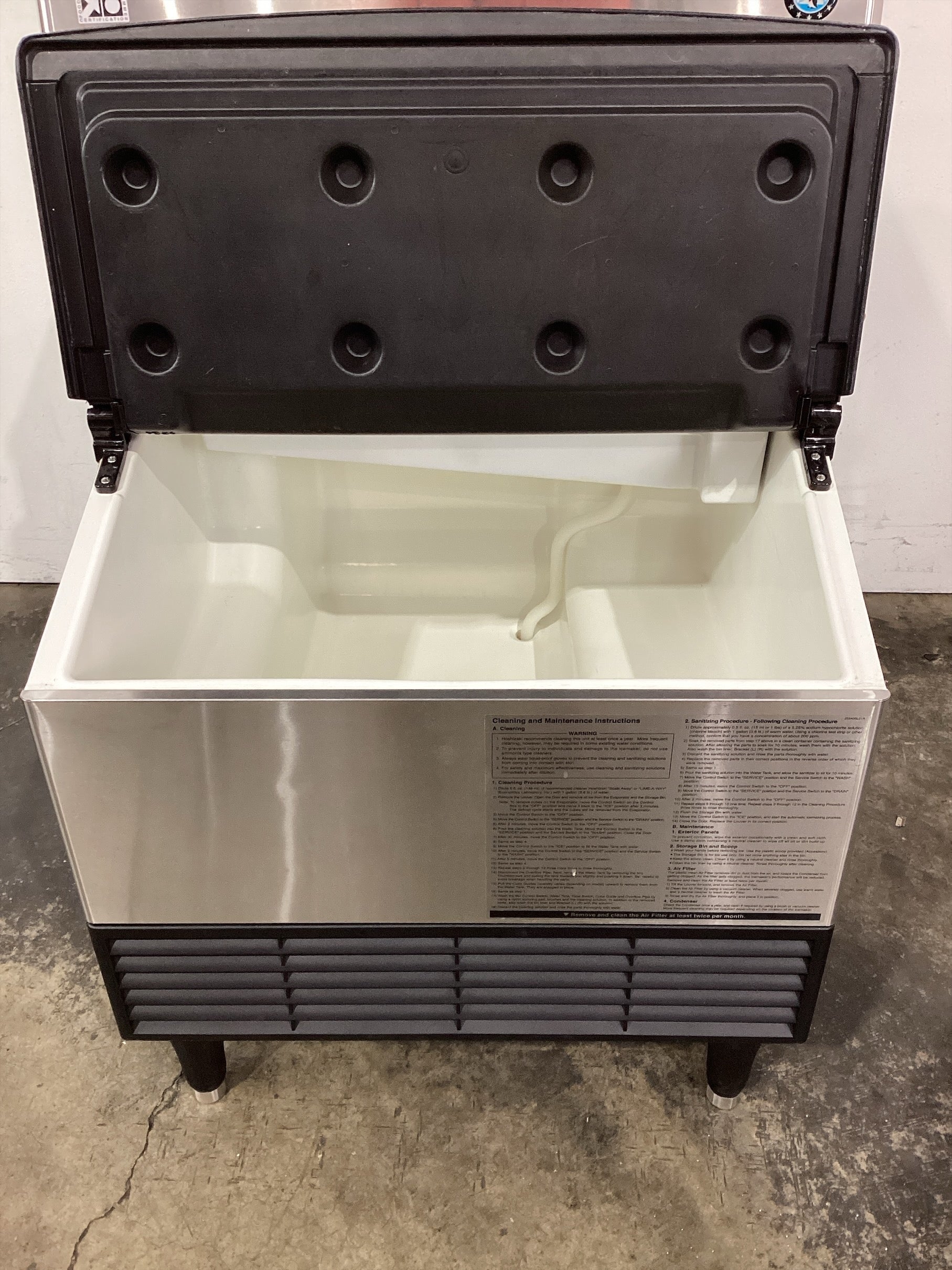 Hoshizaki KM-115B Ice Machine - 768611