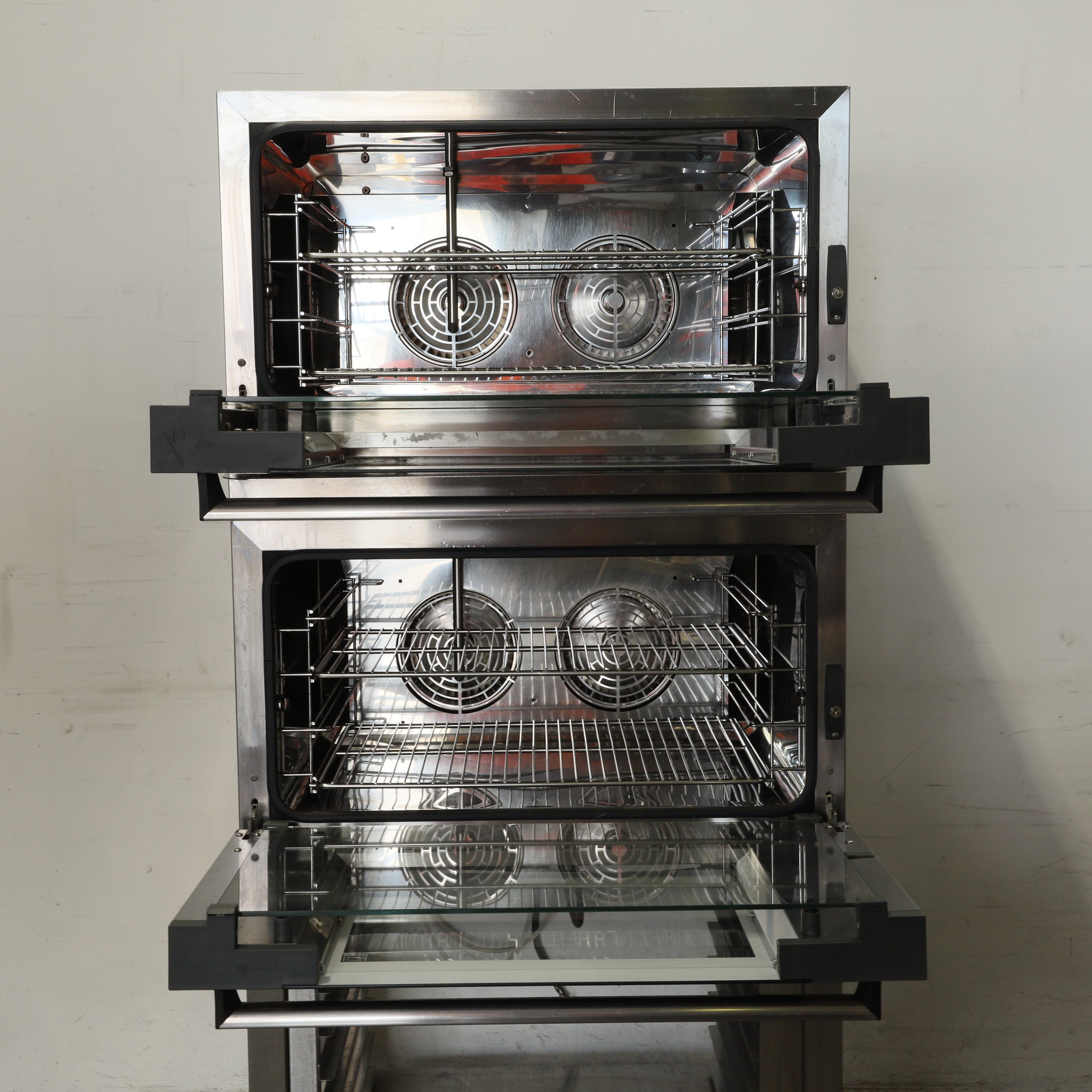 Unox BAKERLUX XEFT-04EU-ELDV Convection Ovens + Stand - 769501