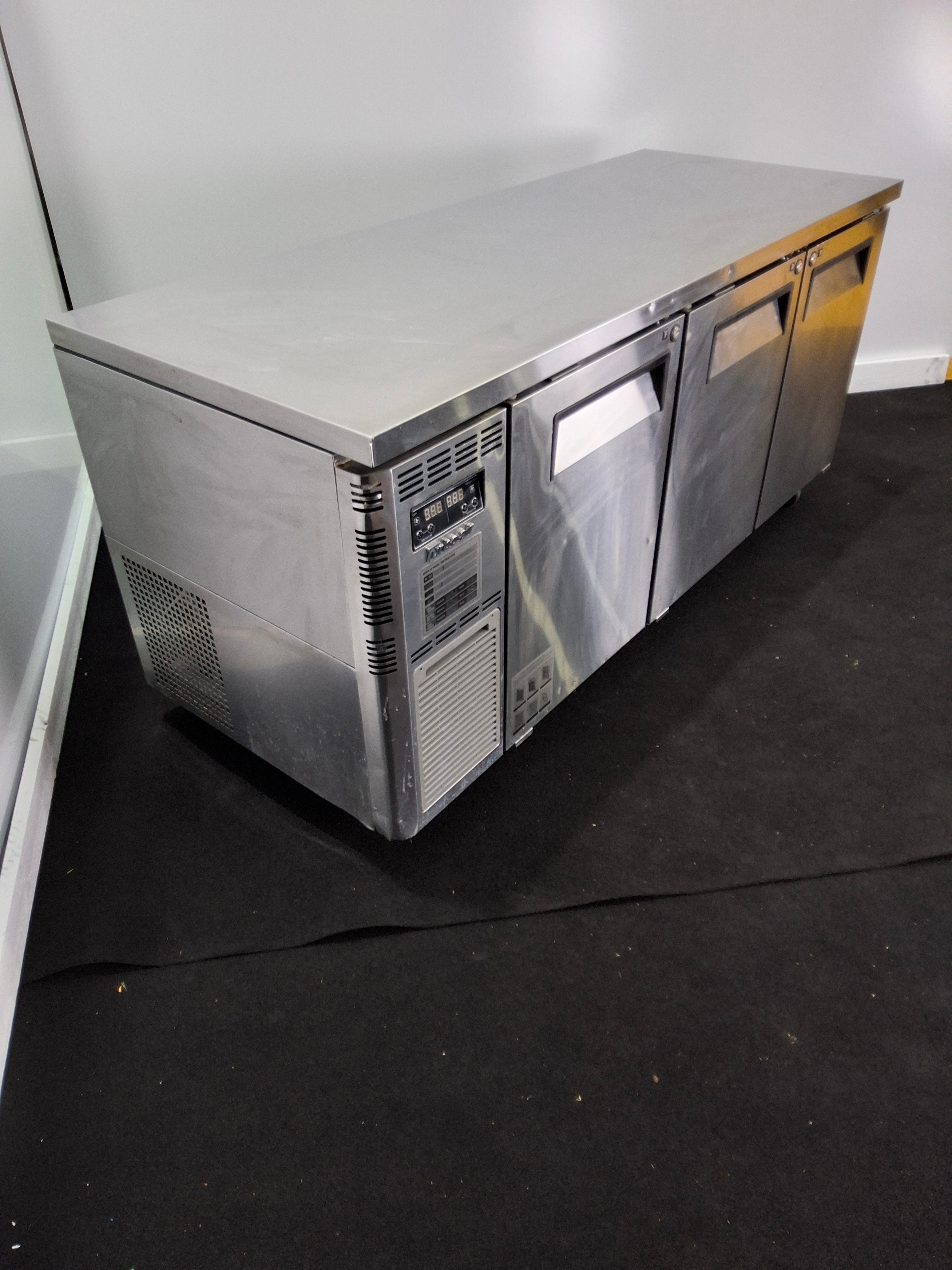 Turbo Air KURF18-3-N Undercounter Fridge/Freezer - 771788