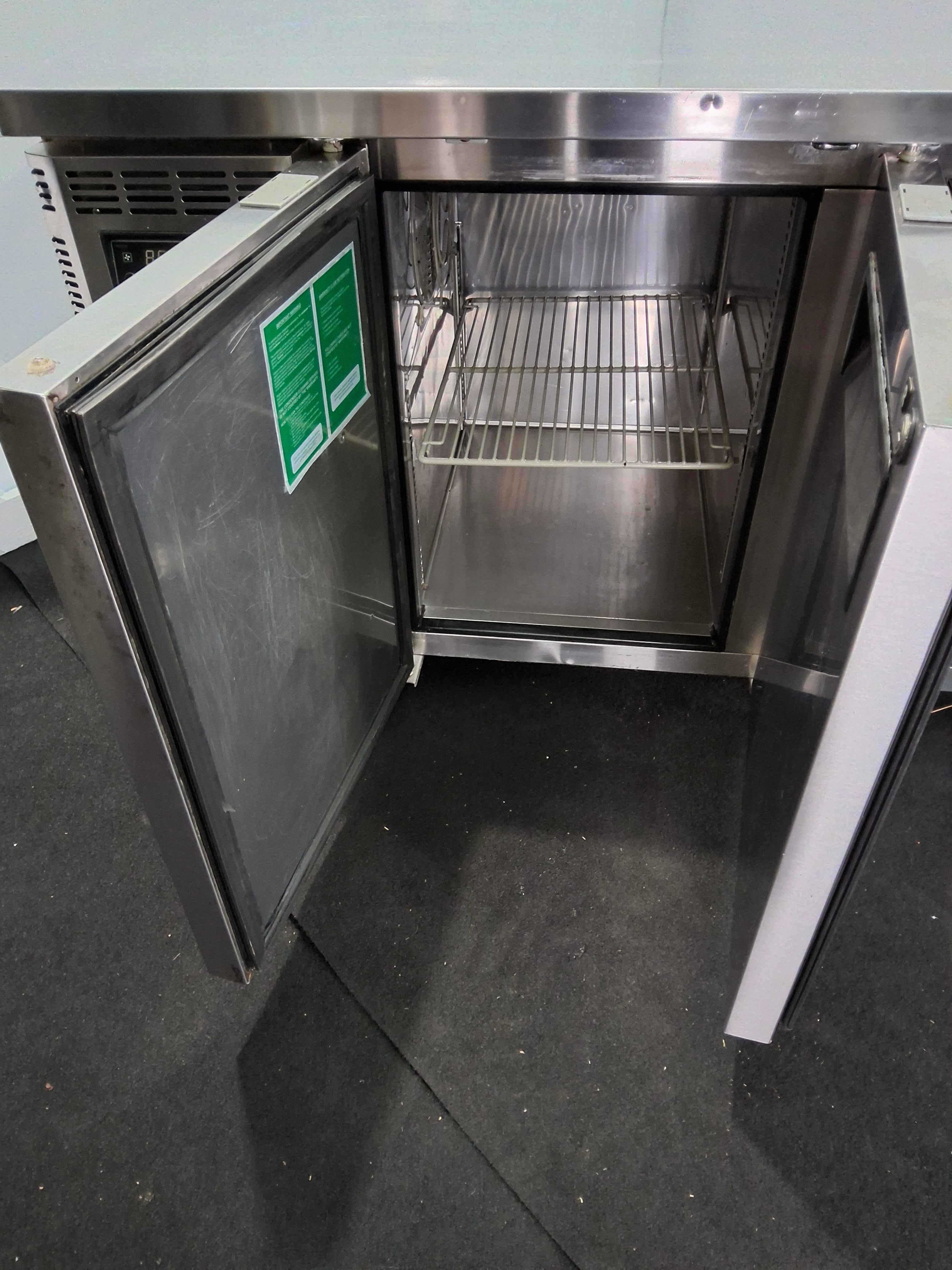 Turbo Air KURF18-3-N Undercounter Fridge/Freezer - 771788