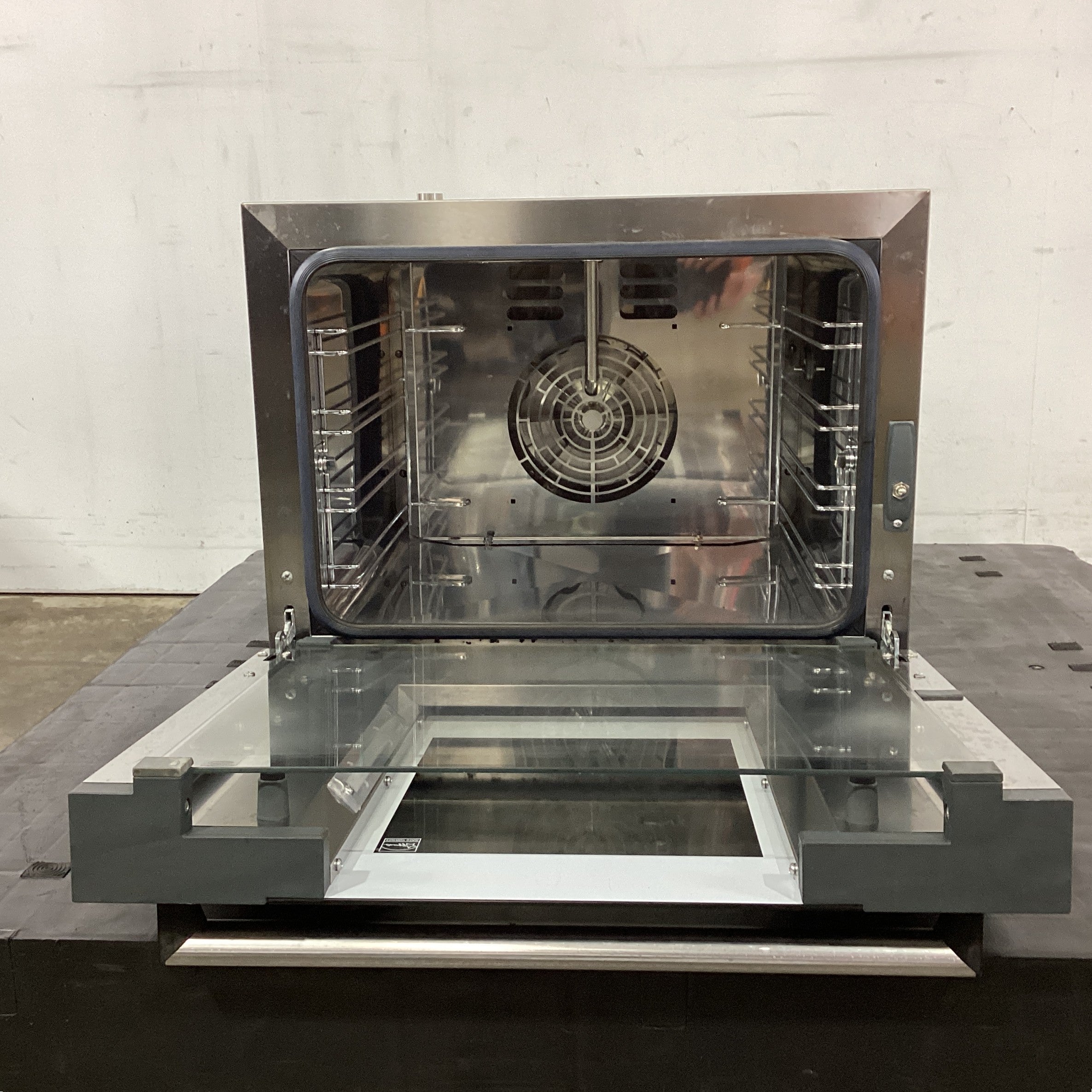 Unox BAKERLUX XEFT-04HS-ELDV Convection Oven - 773012