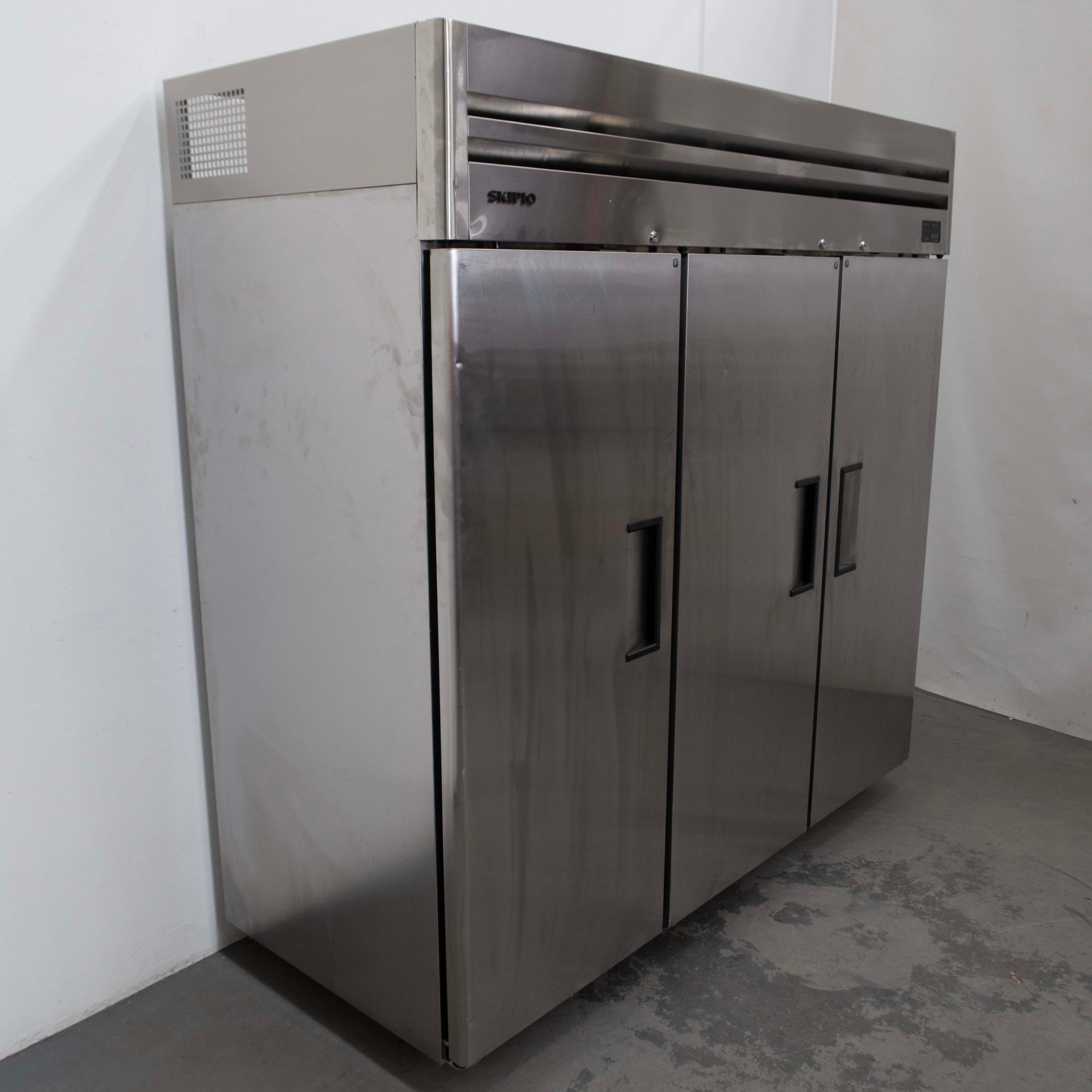 Skipio SFT65-3(6) Upright Freezer - 774699
