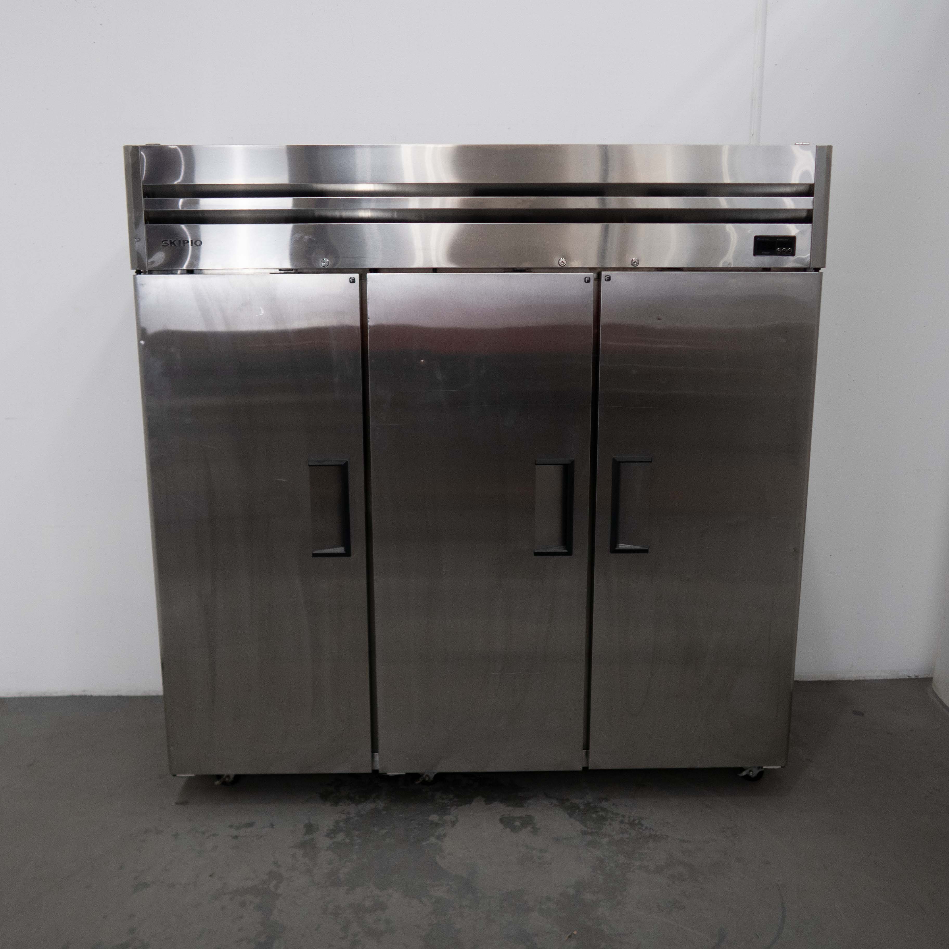 Skipio SFT65-3(6) Upright Freezer - 774699