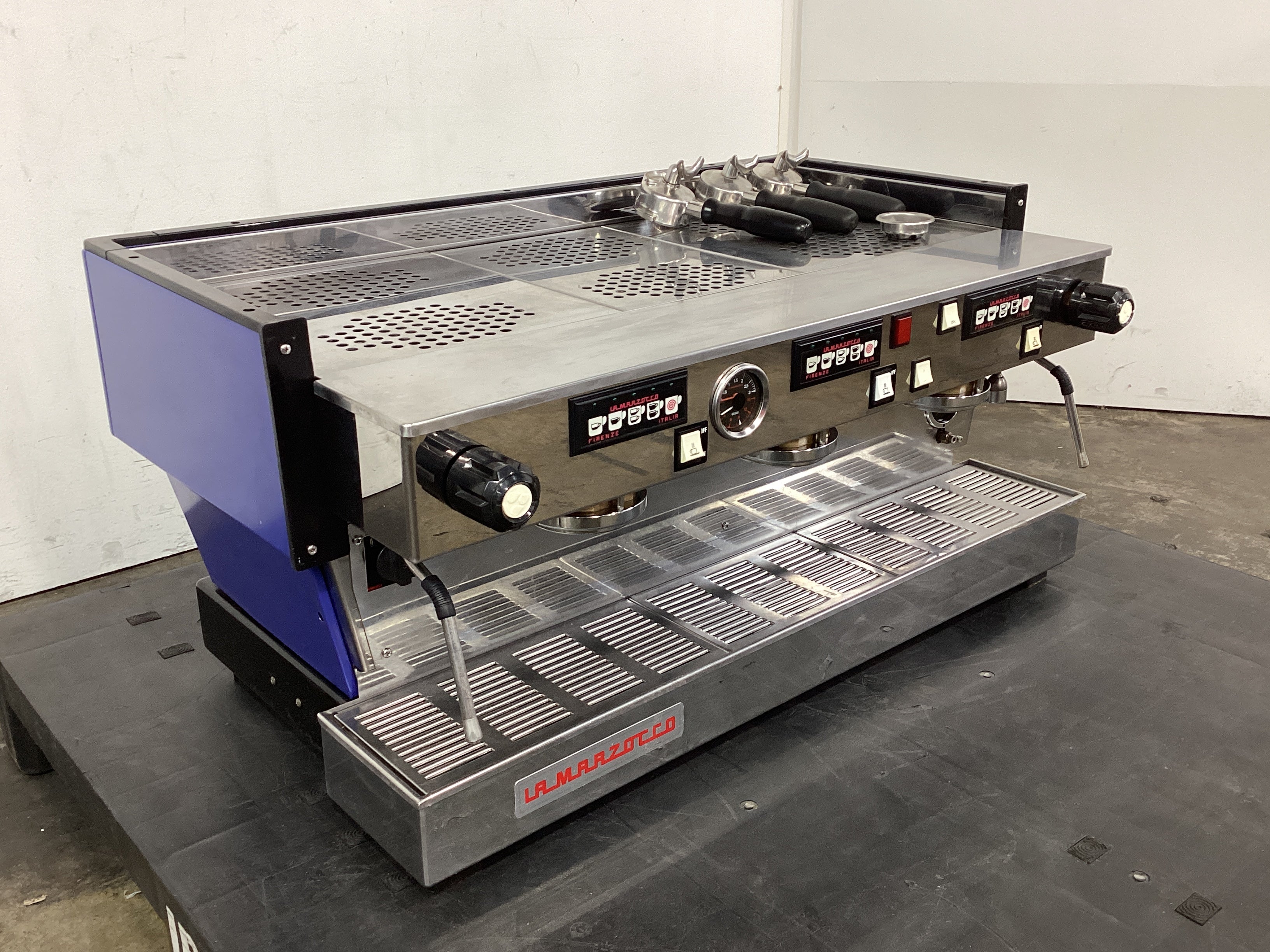 La Marzocco Linea 3AV 3 Group Coffee Machine - 780151