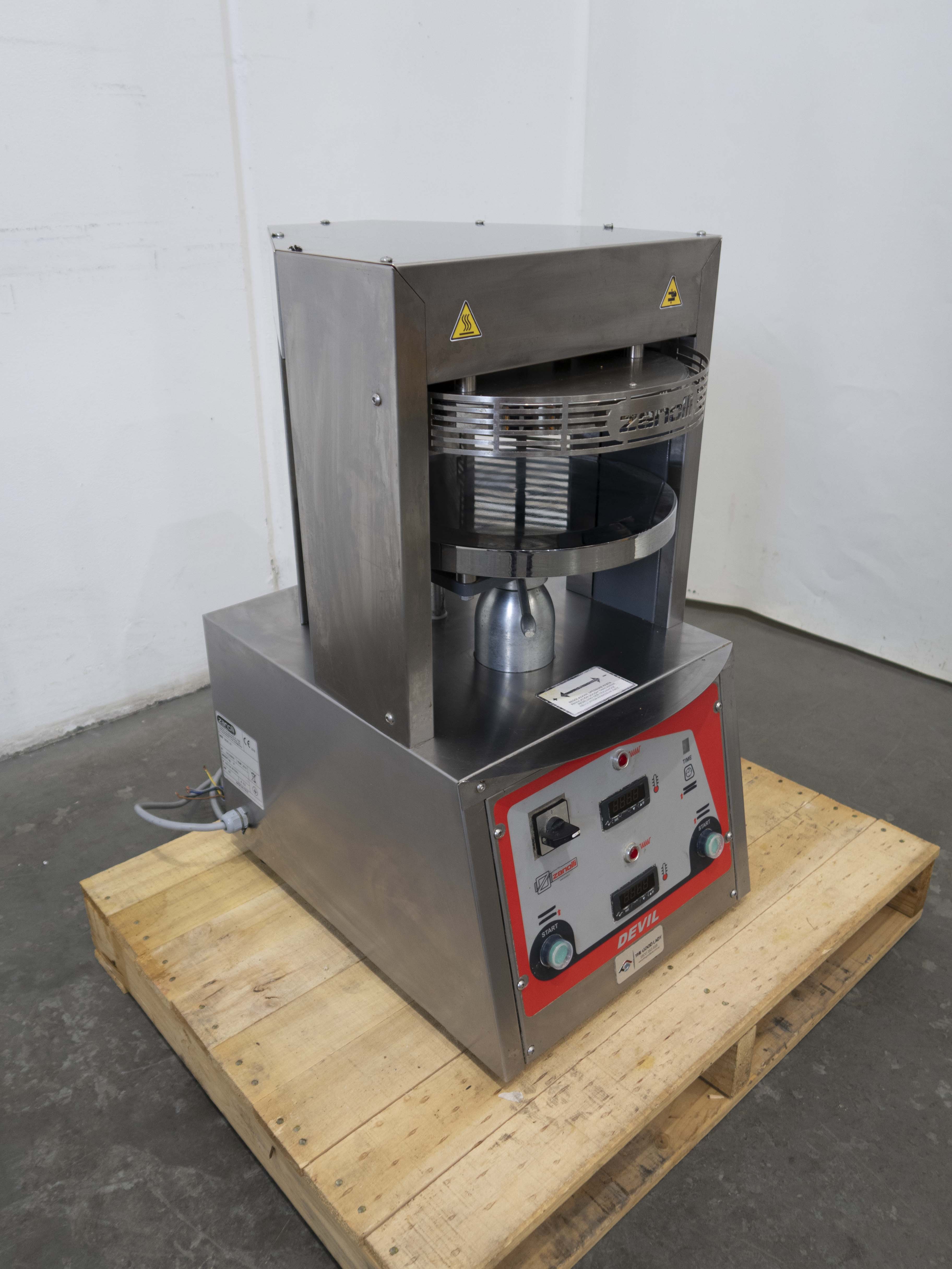 Zanolli Devil 33 Pizza Former - 780250