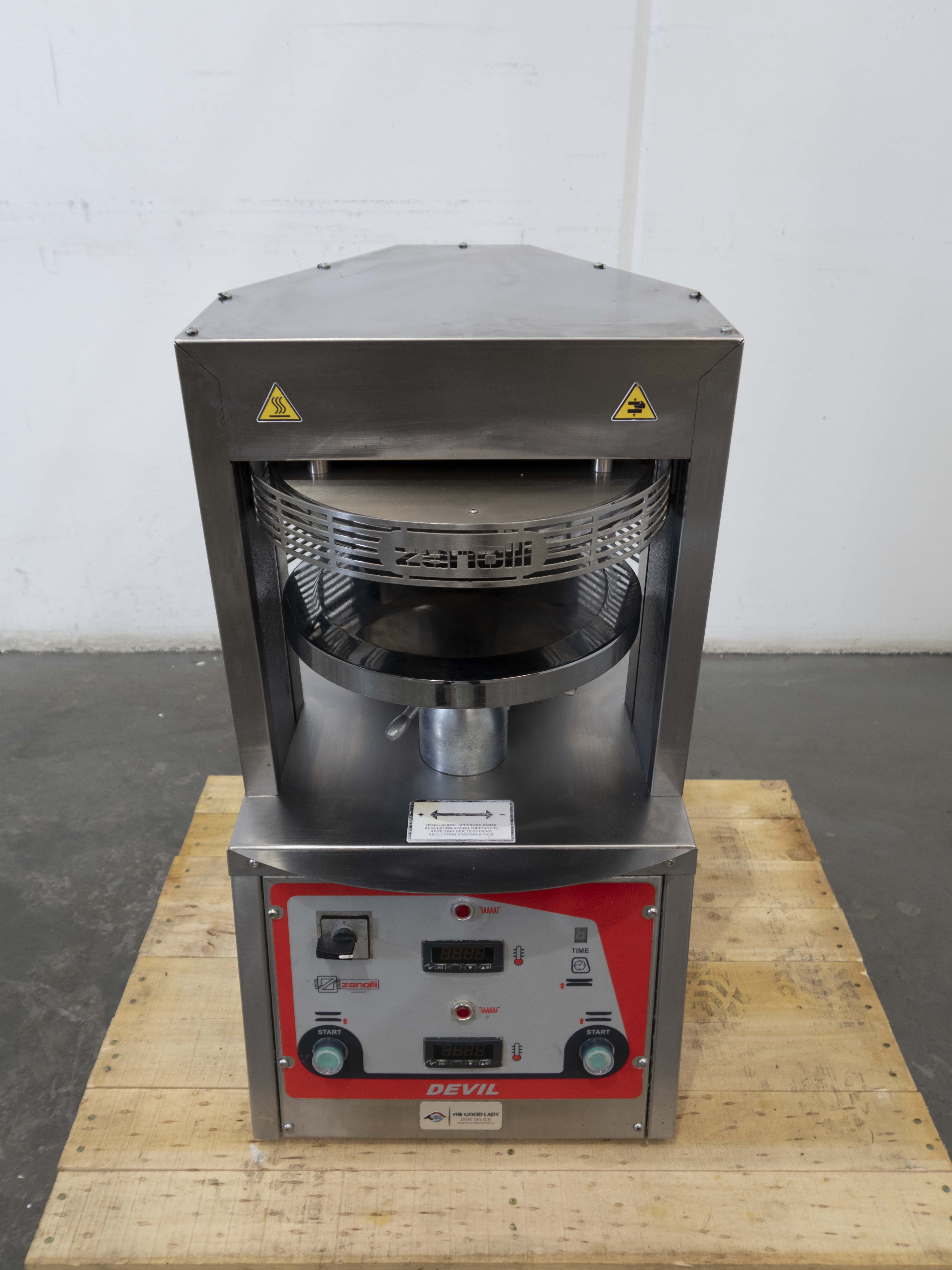 Zanolli Devil 33 Pizza Former - 780250