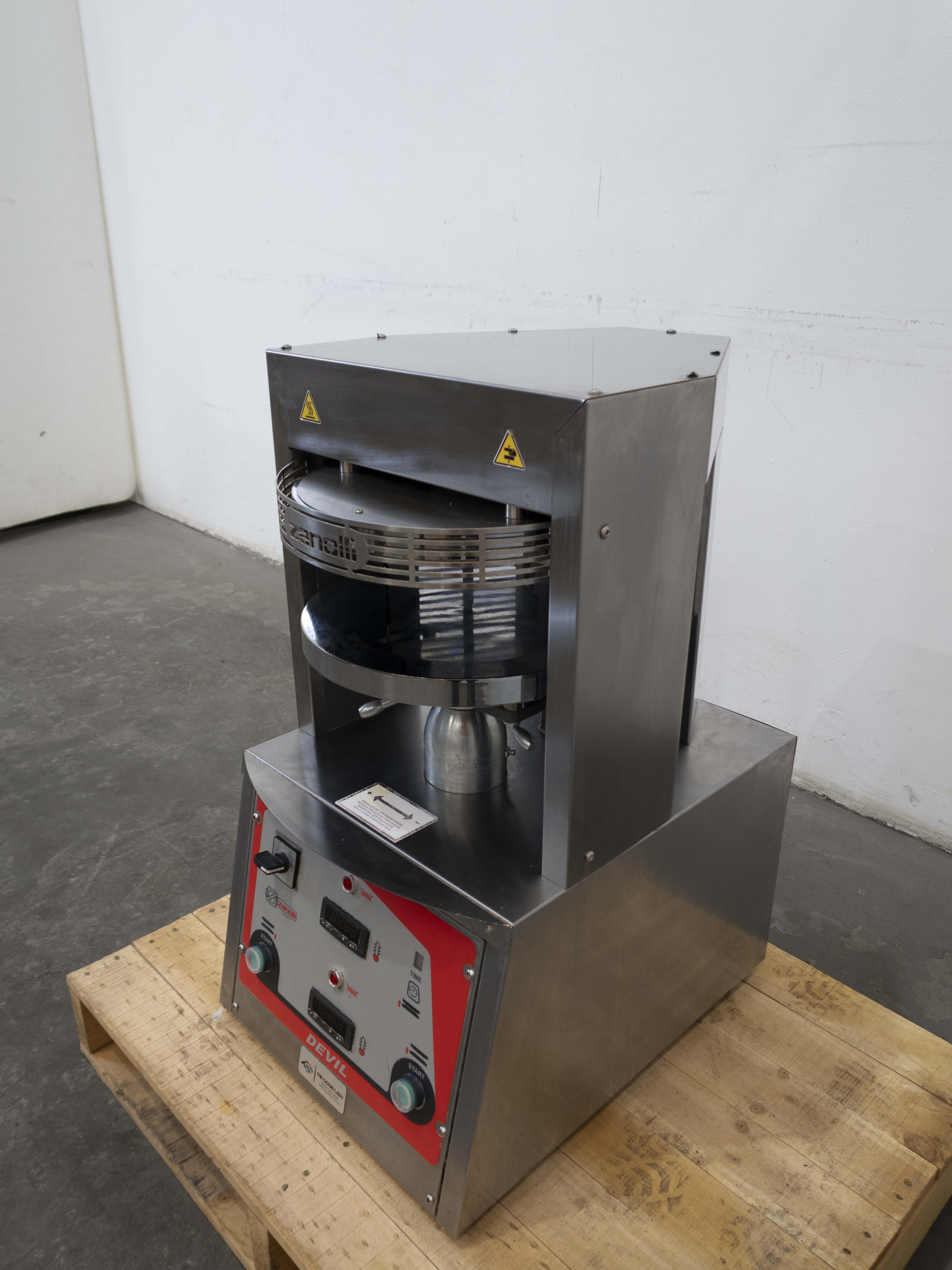 Zanolli Devil 33 Pizza Former - 780250