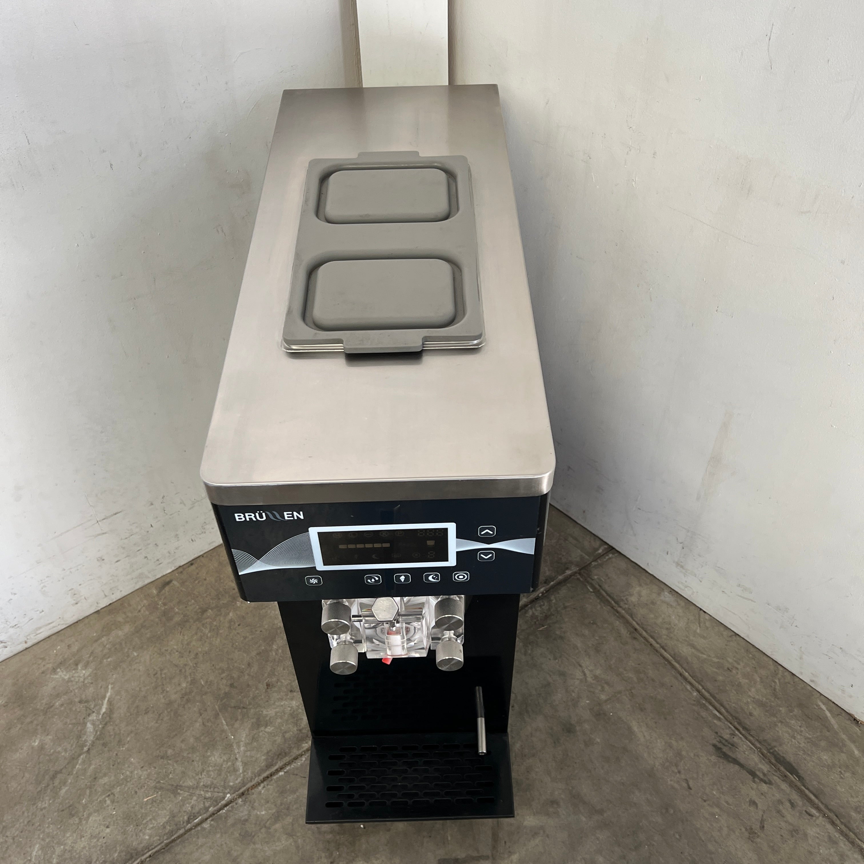 Brullen i91 2020 Gravity Feed Ice Cream Machine - 790659