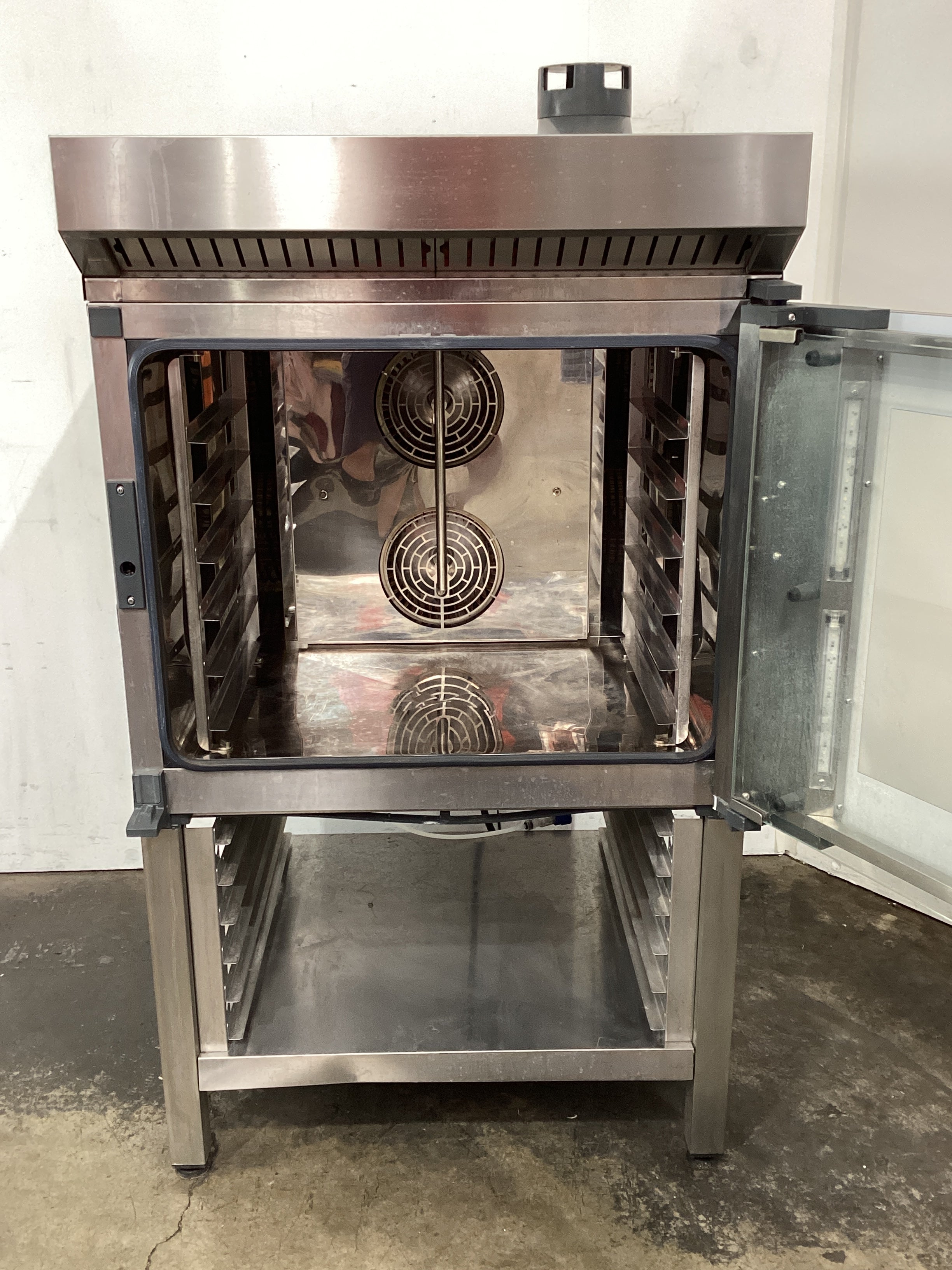 Unox XEFT-06EU-ETLV Combi Oven with Hood + Stand - 791195