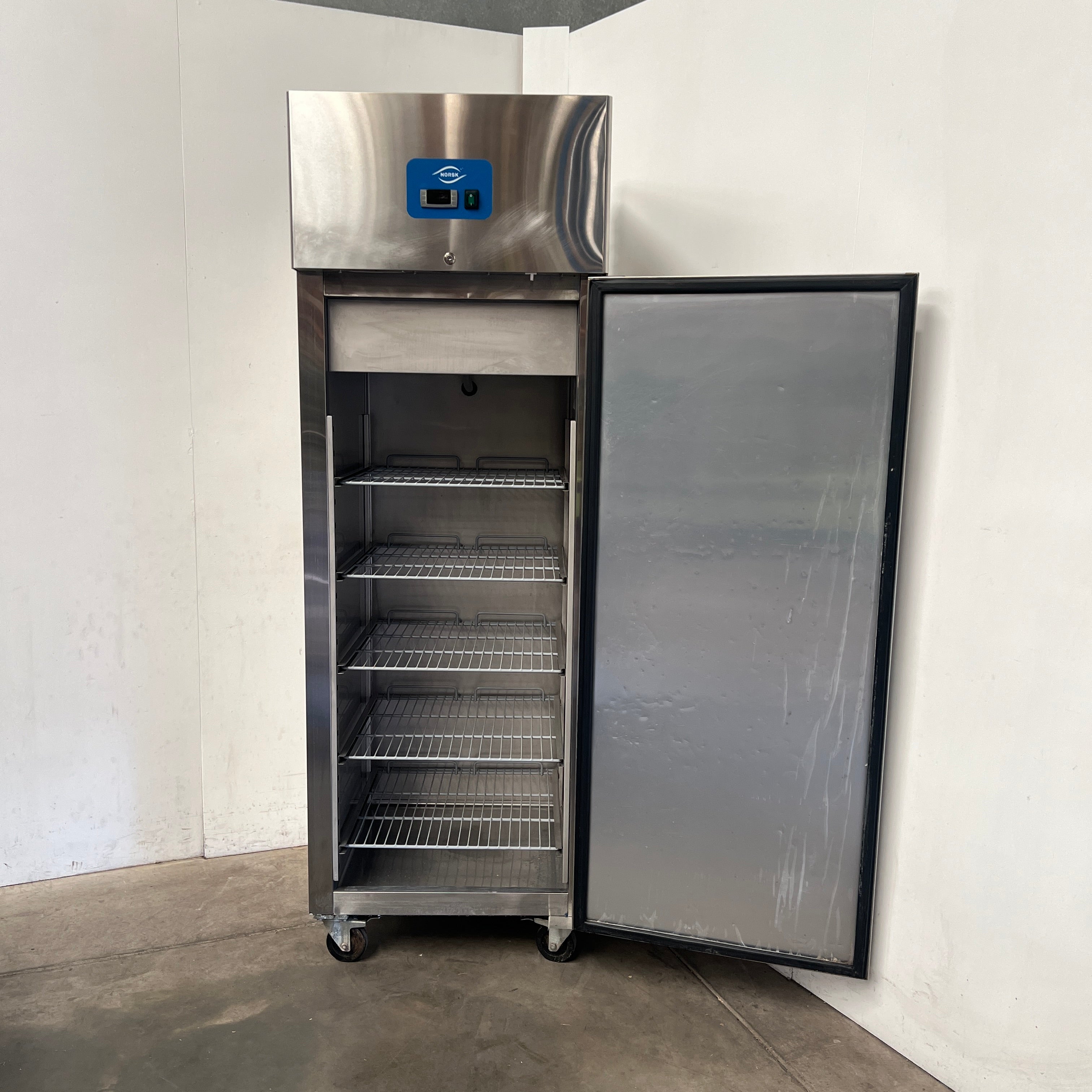 Norsk NSK-40BTV Upright Freezer - 794931