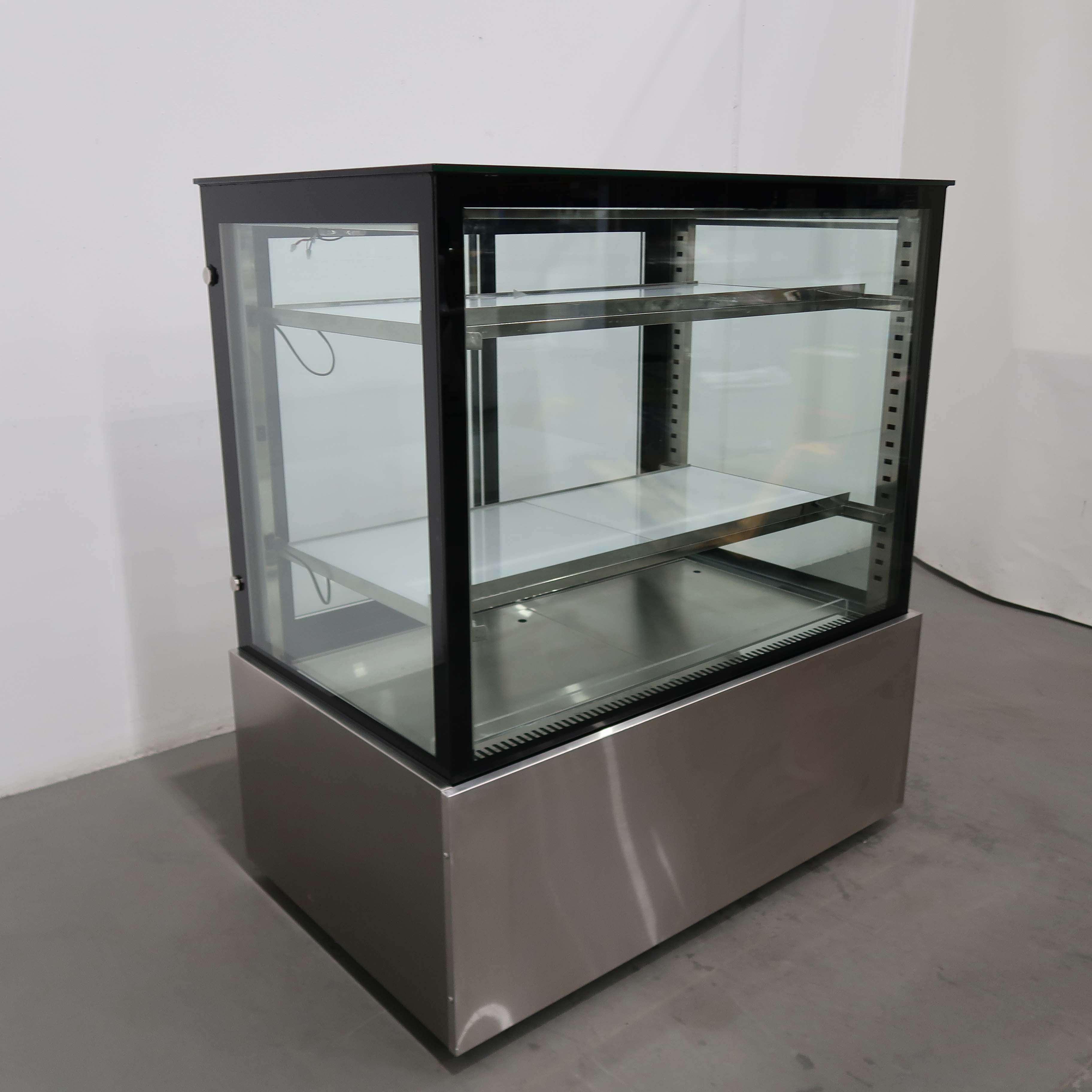 Federal CM270024 Cake Display - 797496