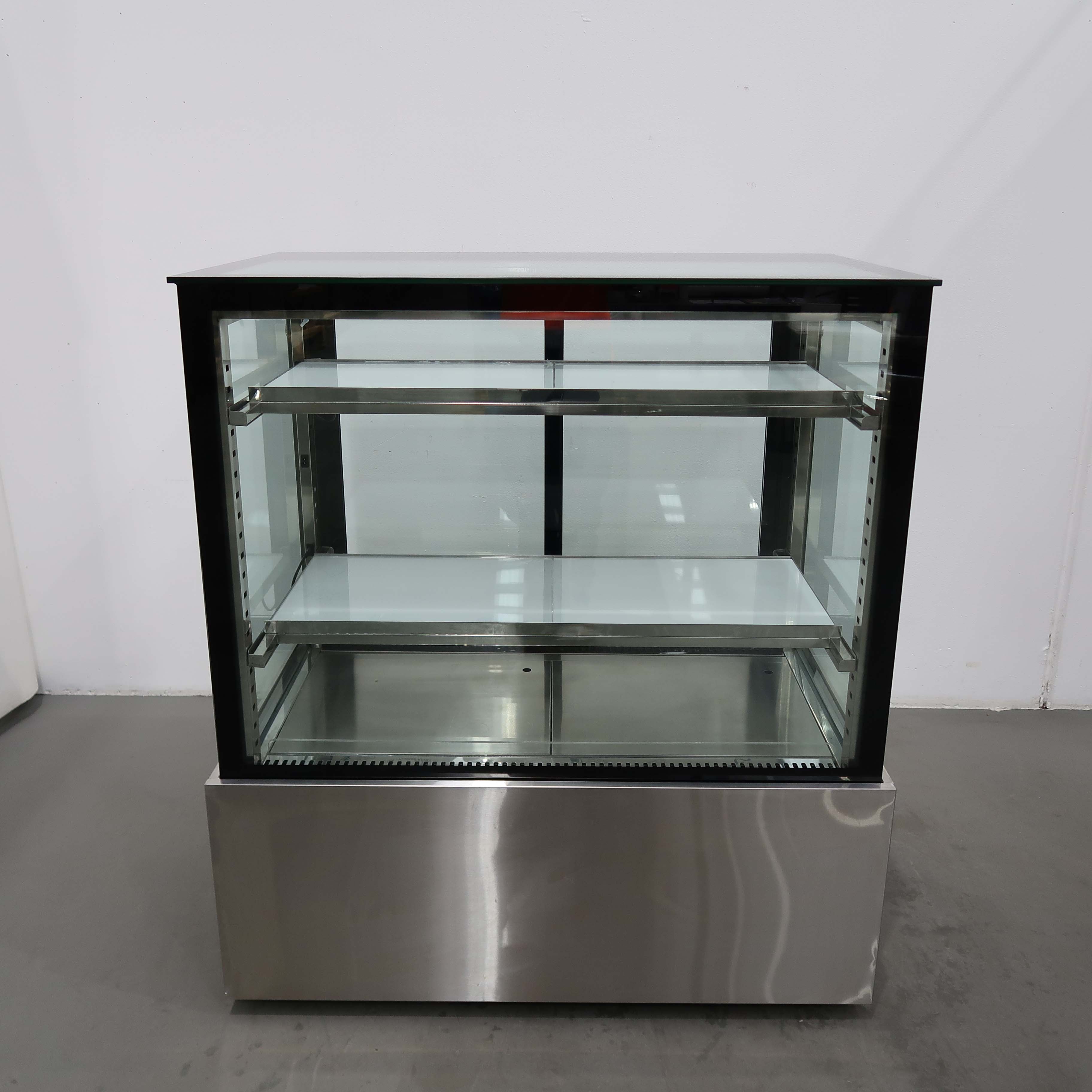 Federal CM270024 Cake Display - 797496