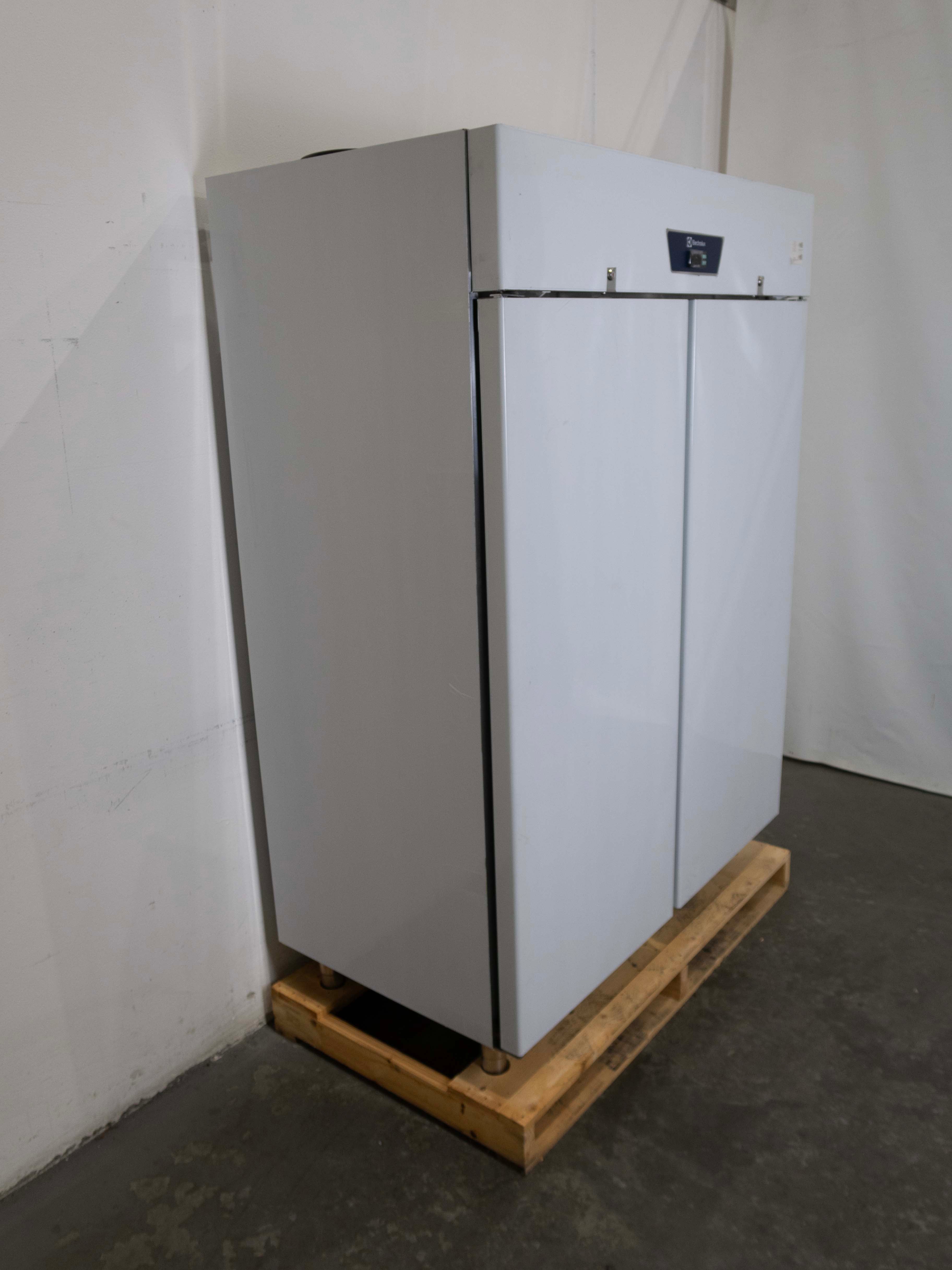 Electrolux SB130F2D Upright Freezer - 798101