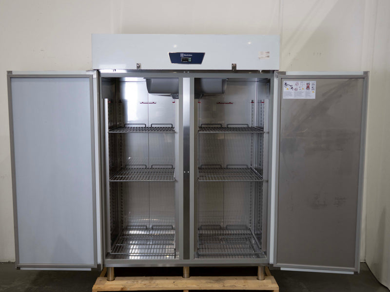 Electrolux SB130F2D Upright Freezer - 798101