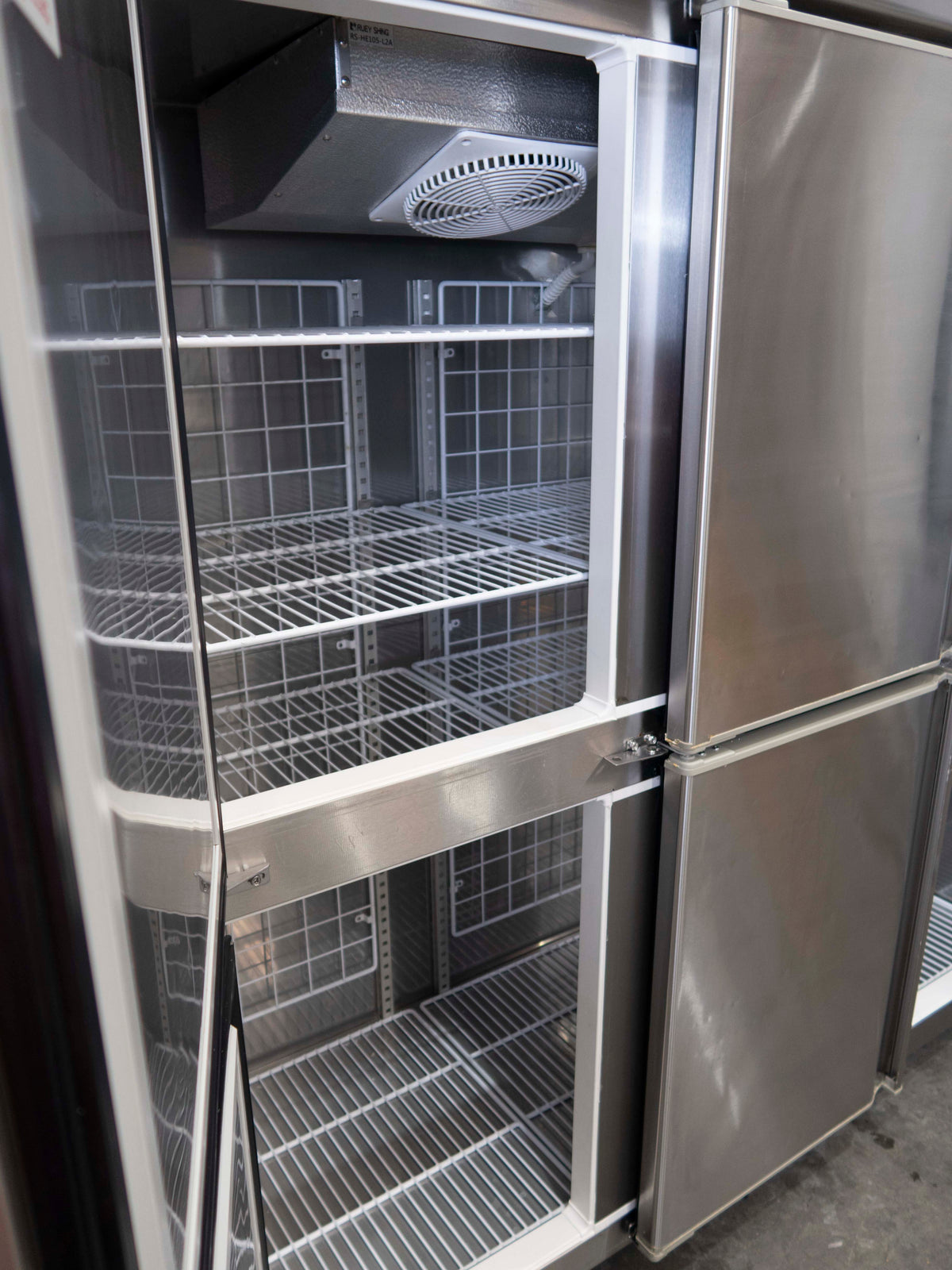 Artisan M1623 Upright Freezer - 799183
