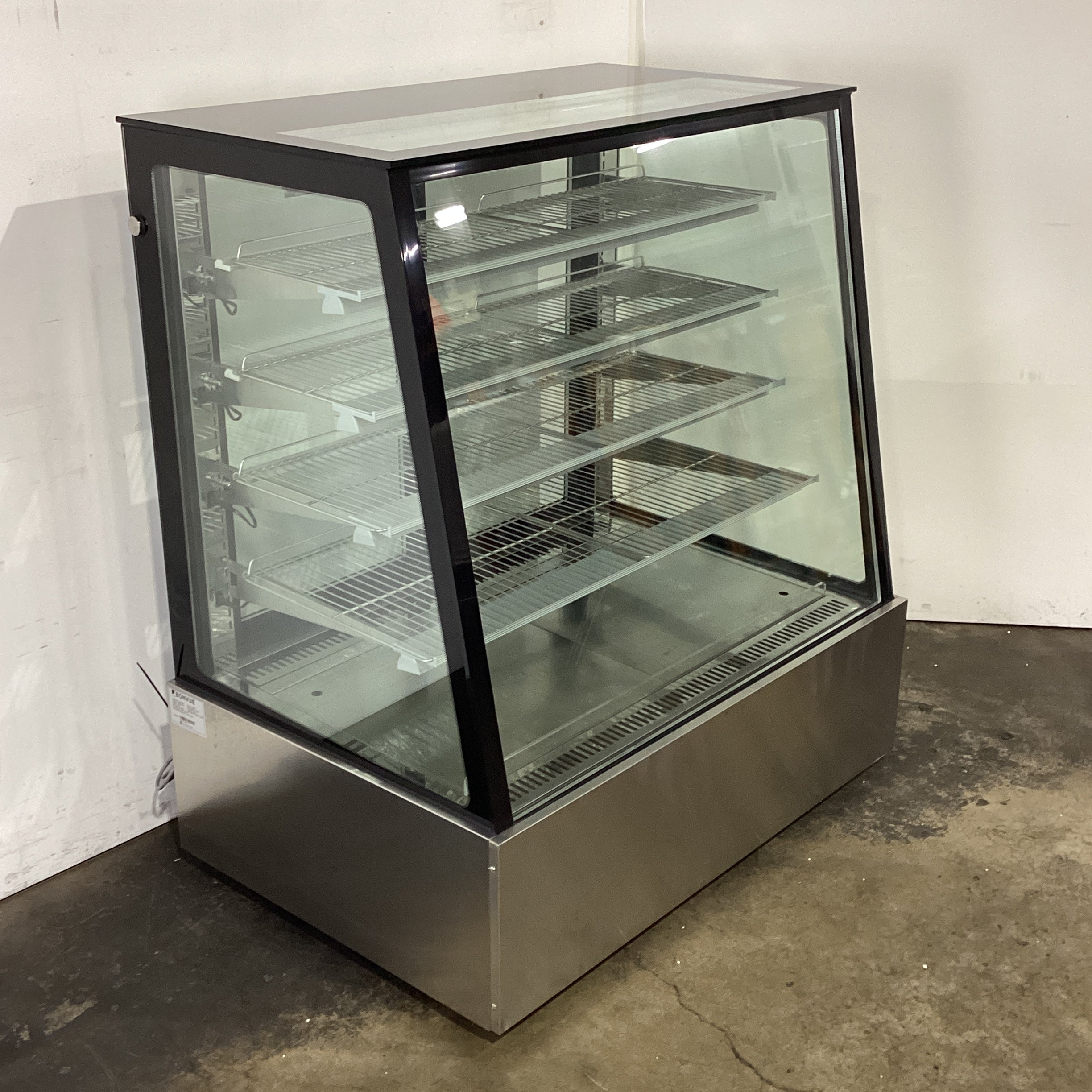 Bonvue SLP840C Deluxe Chilled Display Cabinet - 804627