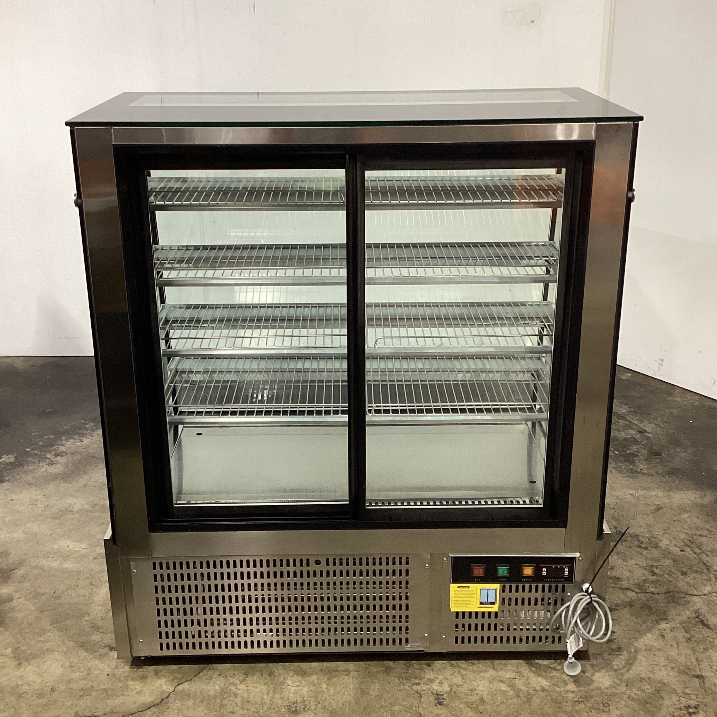 Bonvue SLP840C Deluxe Chilled Display Cabinet - 804627