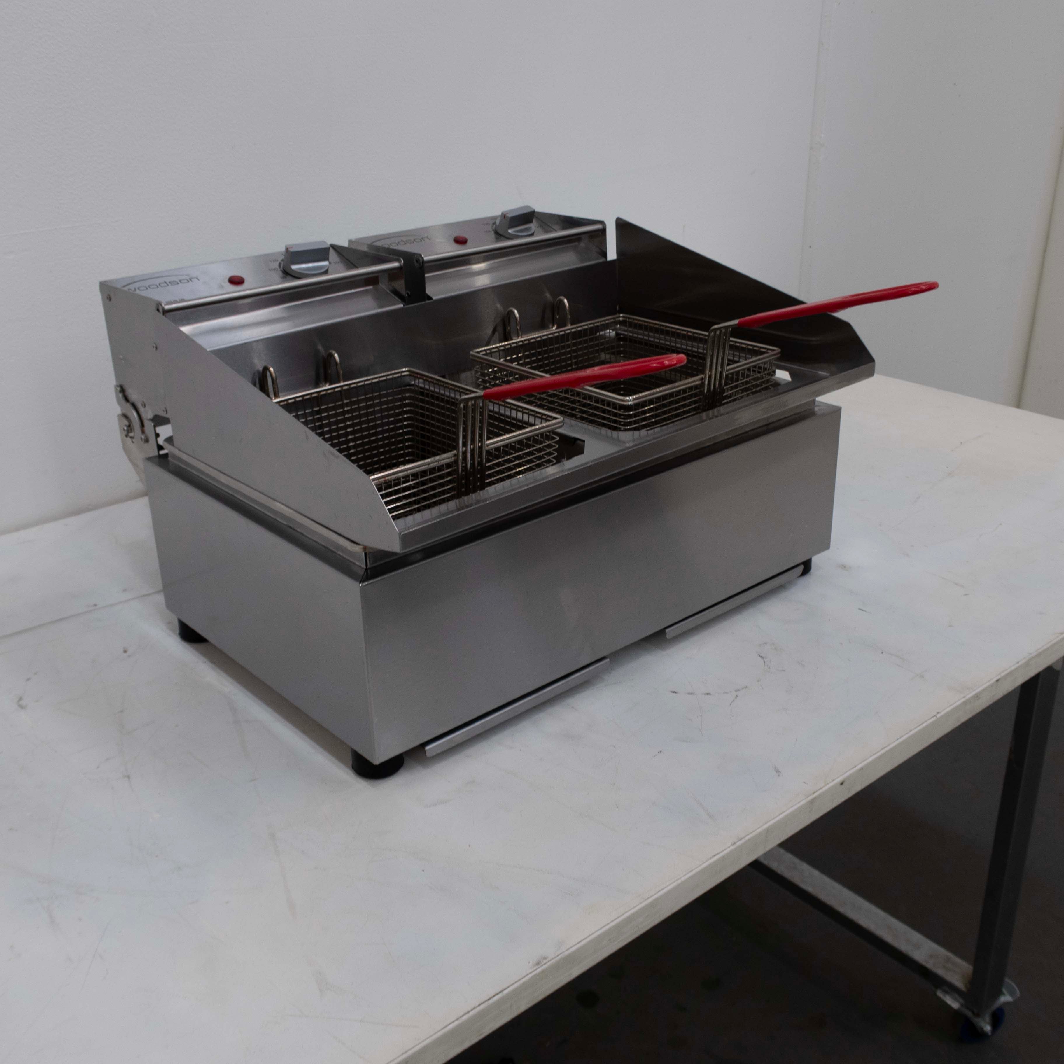 Woodson W.FRT50 Countertop Split Pan Fryer - 806173