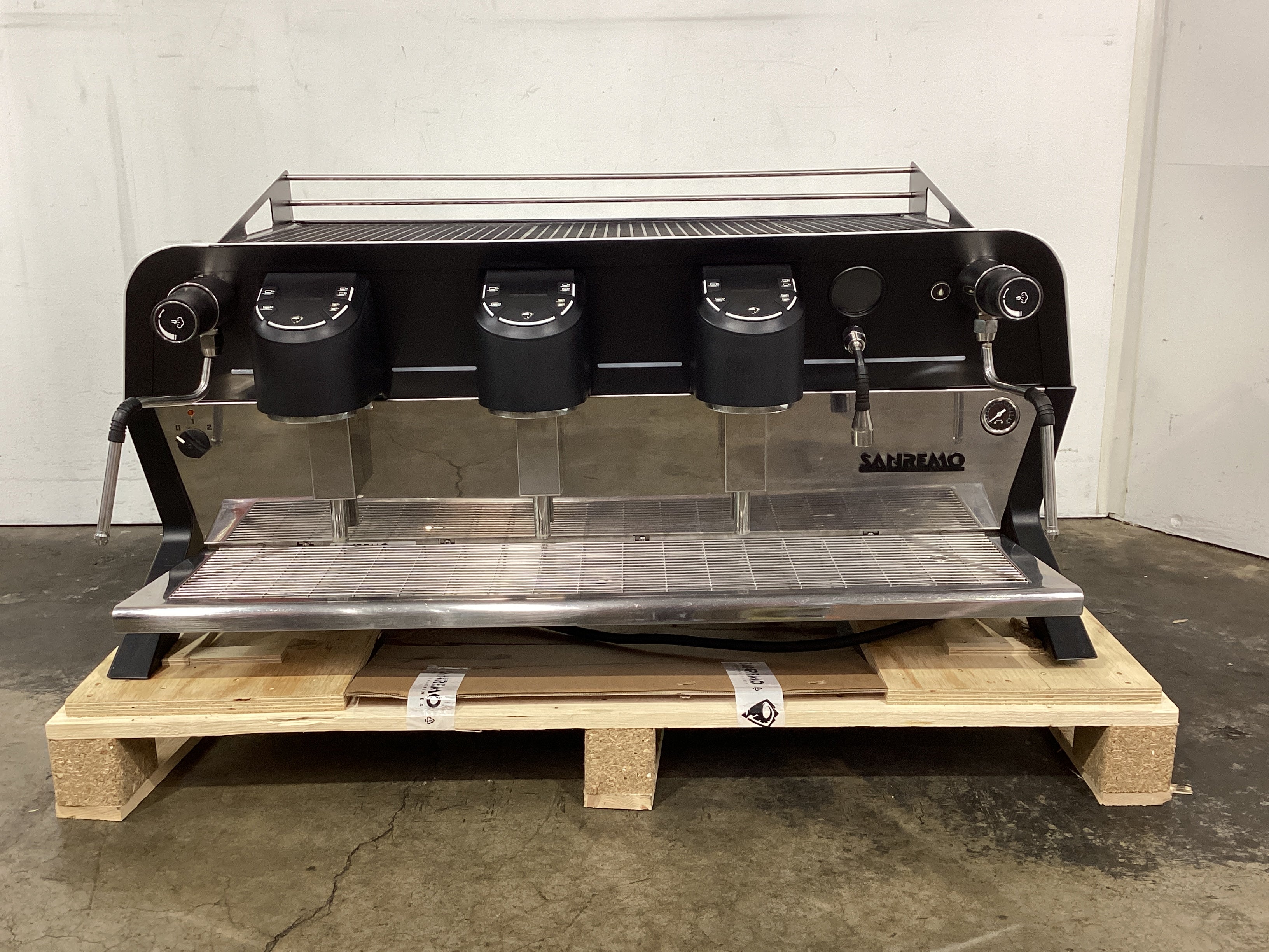 Sanremo F18SB 3 Group Coffee Machine - 811488