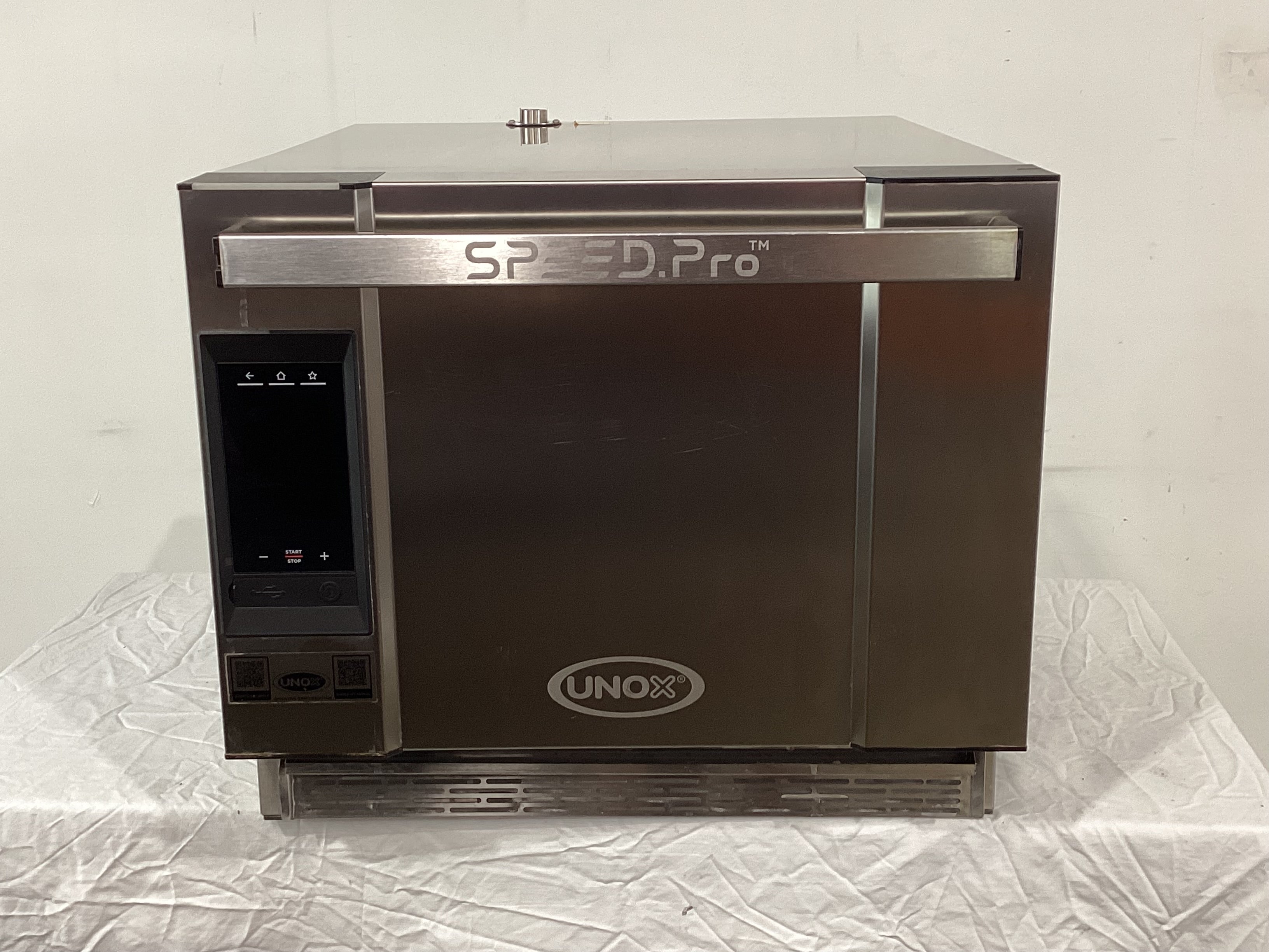 Unox XESW-03HS-EDDN Speed Oven - 813614