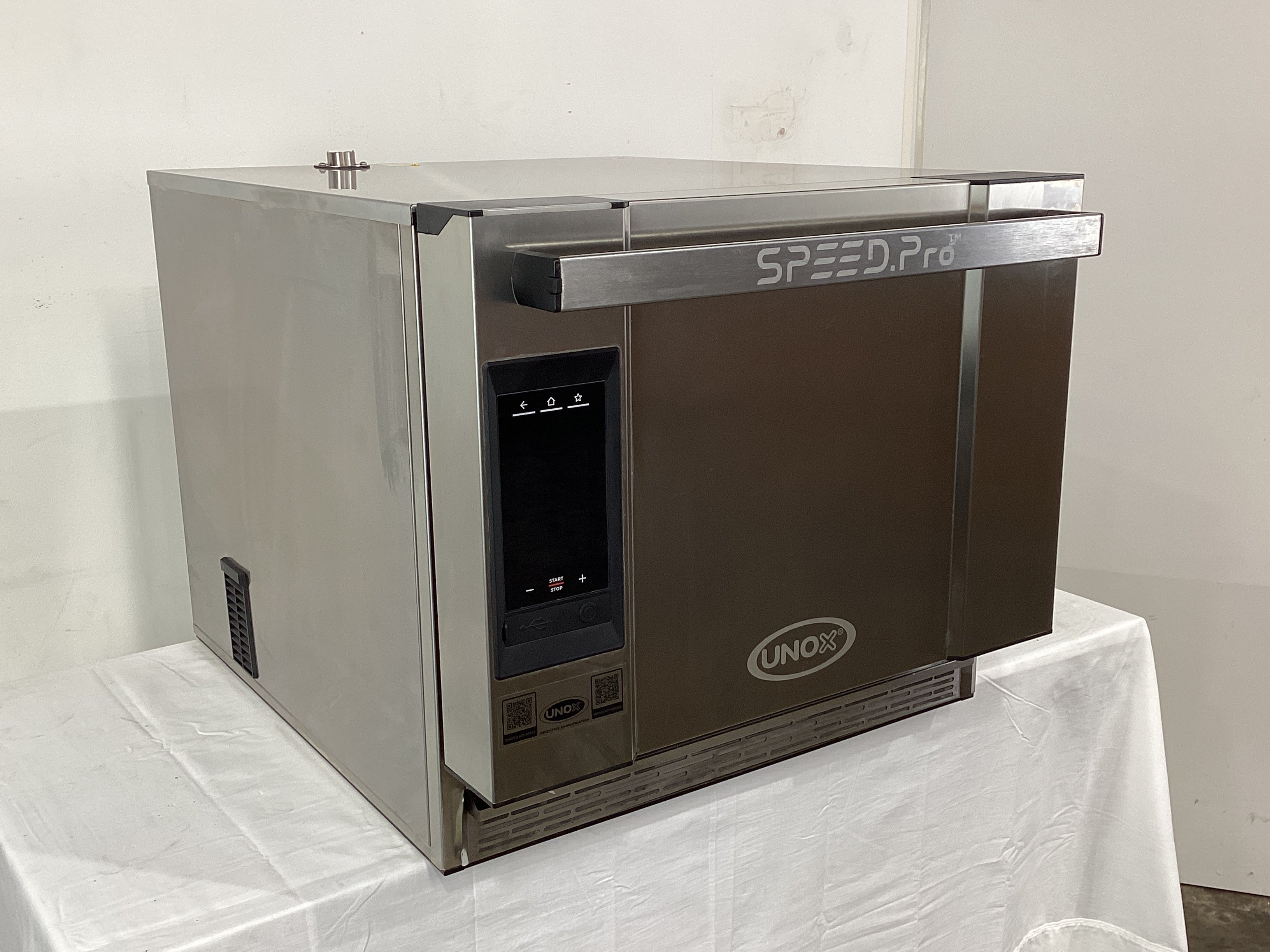 Unox XESW-03HS-EDDN Speed Oven - 814610