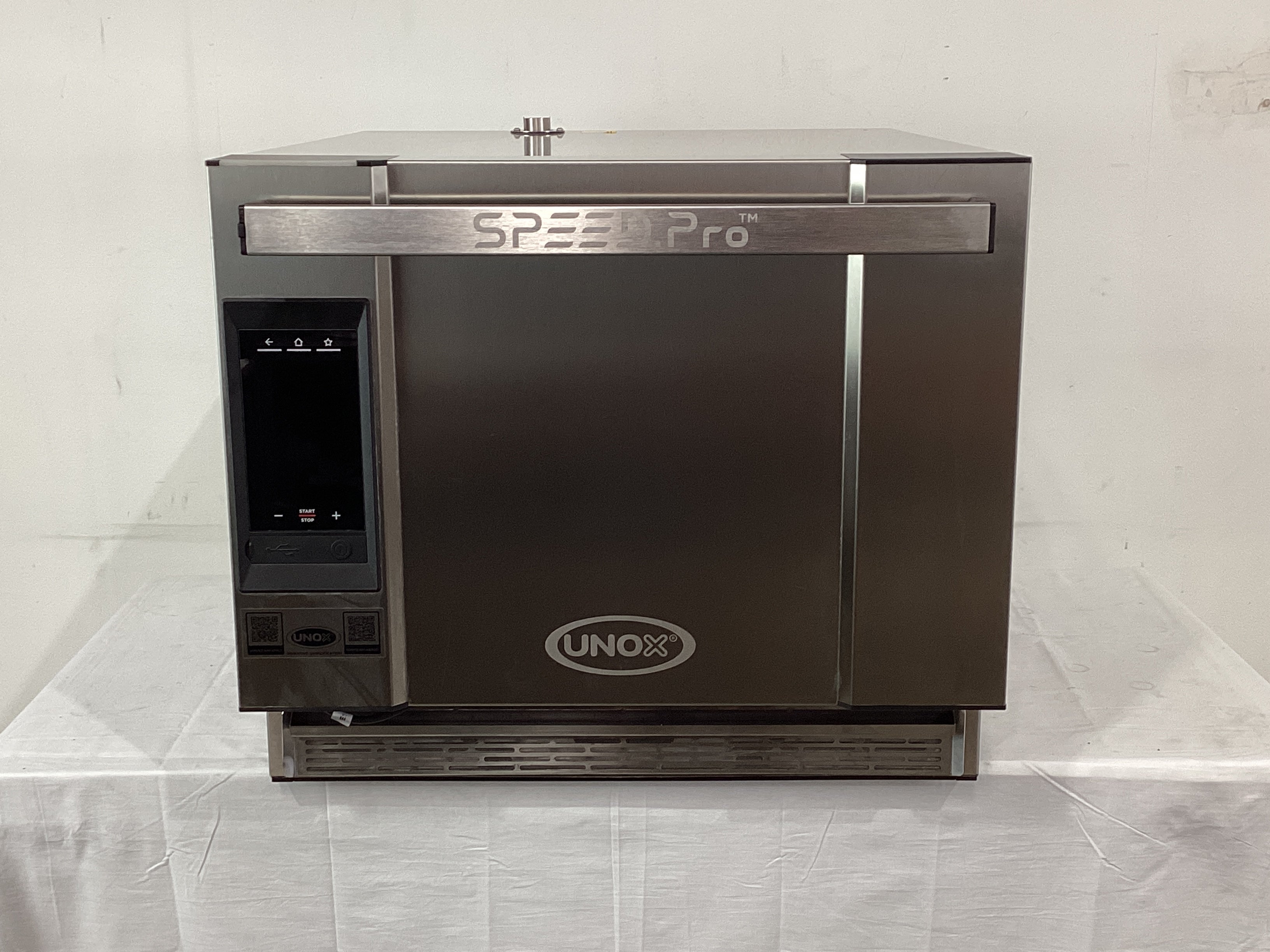 Unox XESW-03HS-EDDN Speed Oven - 814610