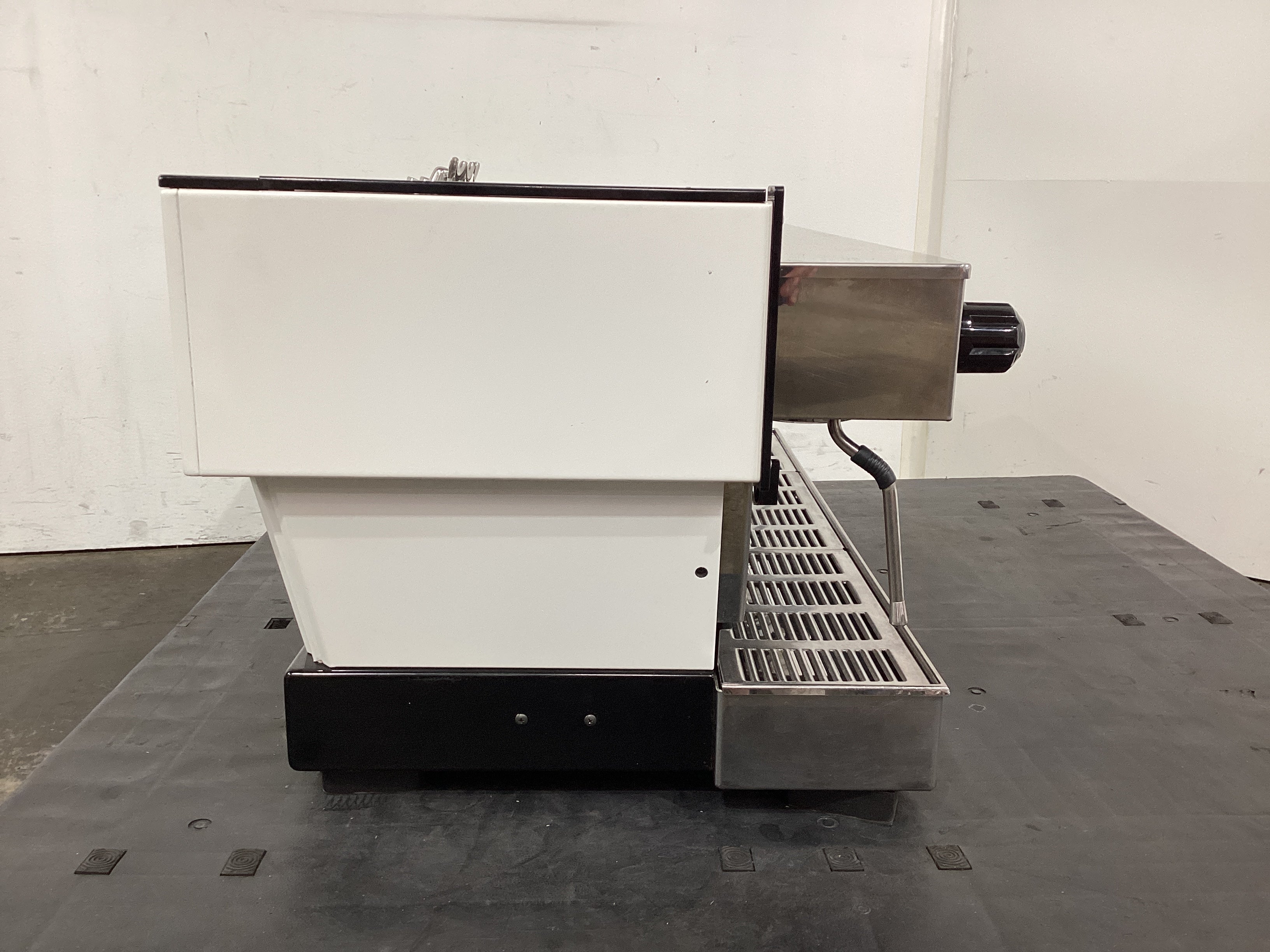 La Marzocco Linea 3 Coffee Machine - 815801