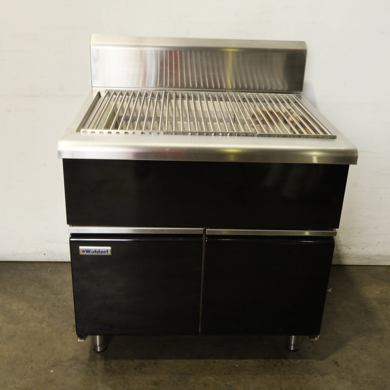 Waldorf SFB8900-CD Solid Fuel Grill - 815853