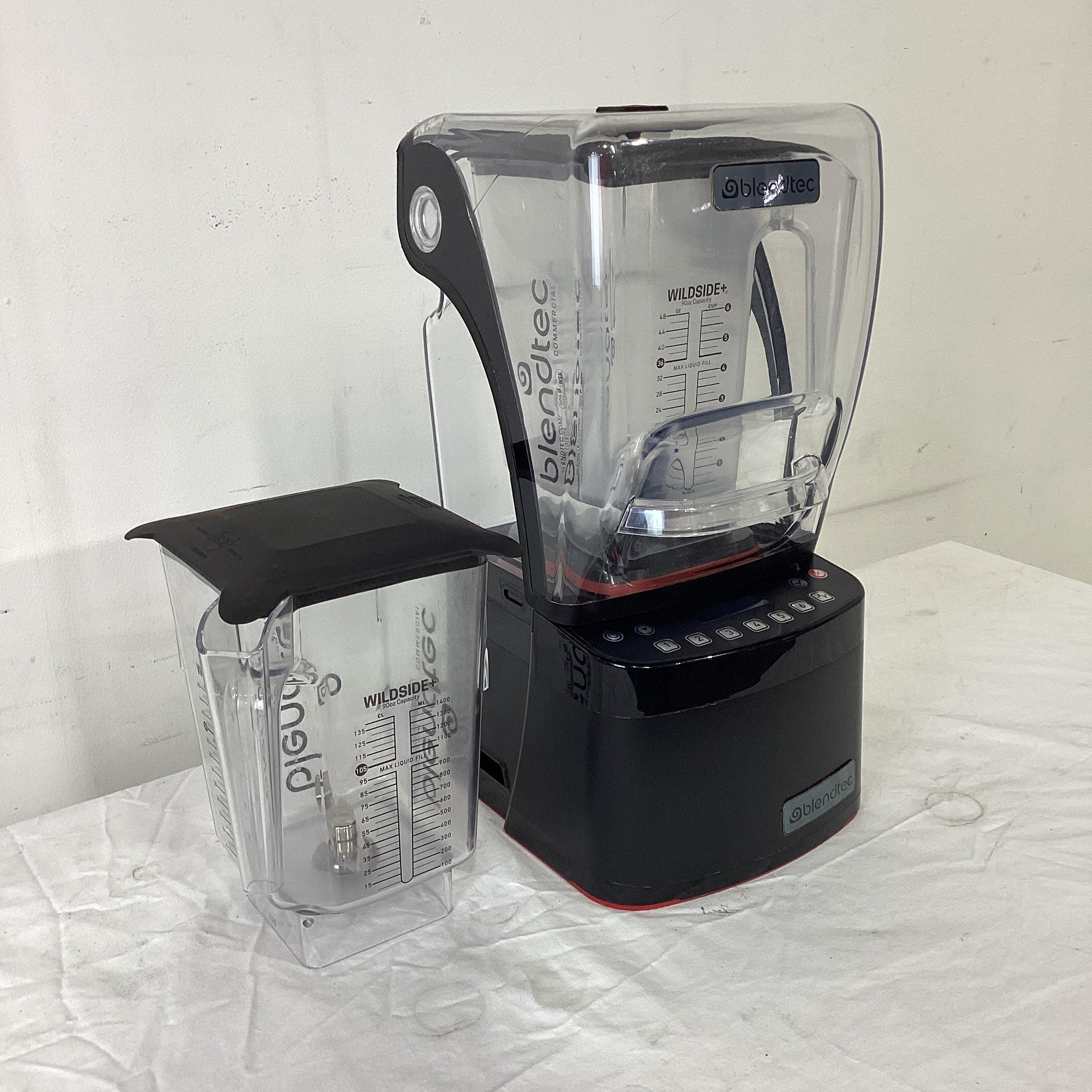 Blendtec Stealth 885 Blender + 2 Jugs - 818088