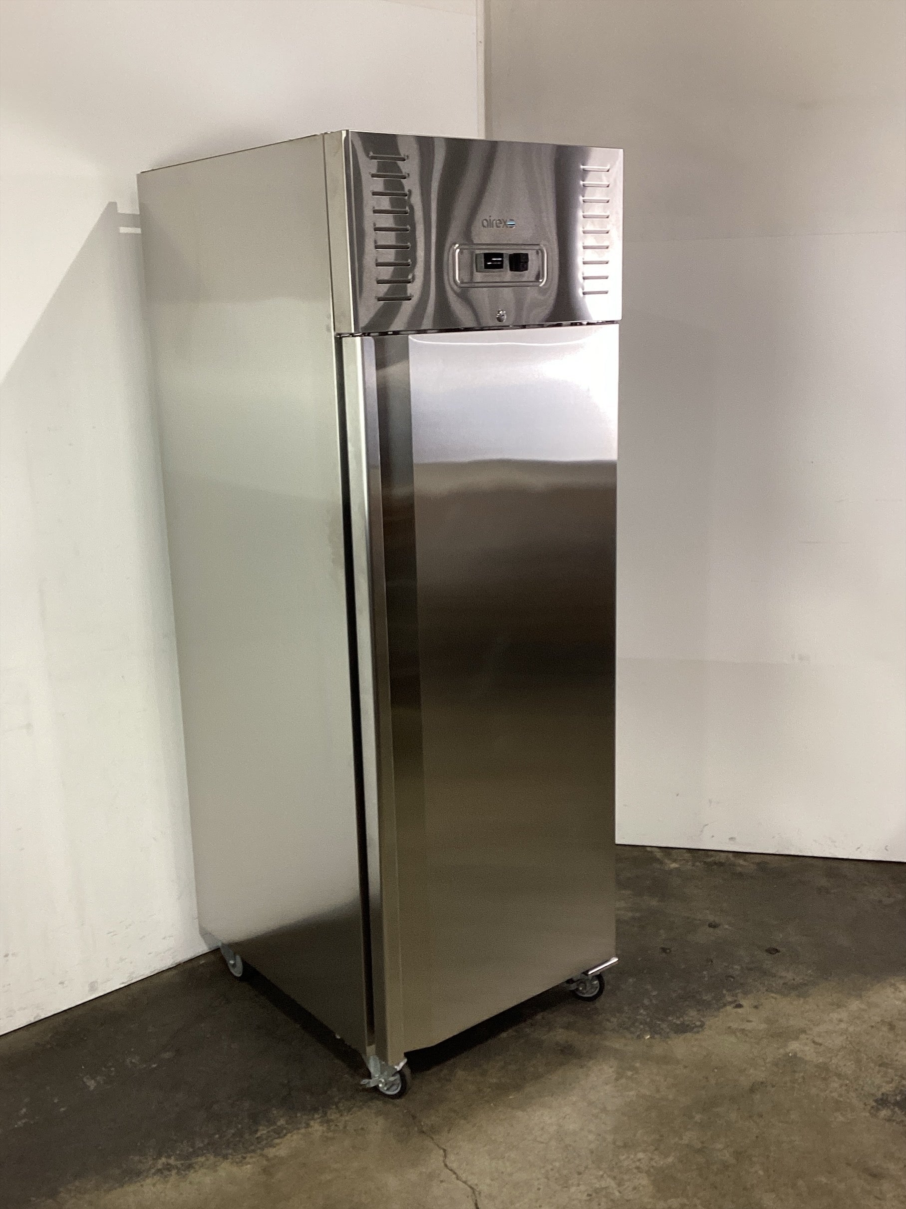 Airex AXR-URGN-1 B1 Upright Fridge - 818828