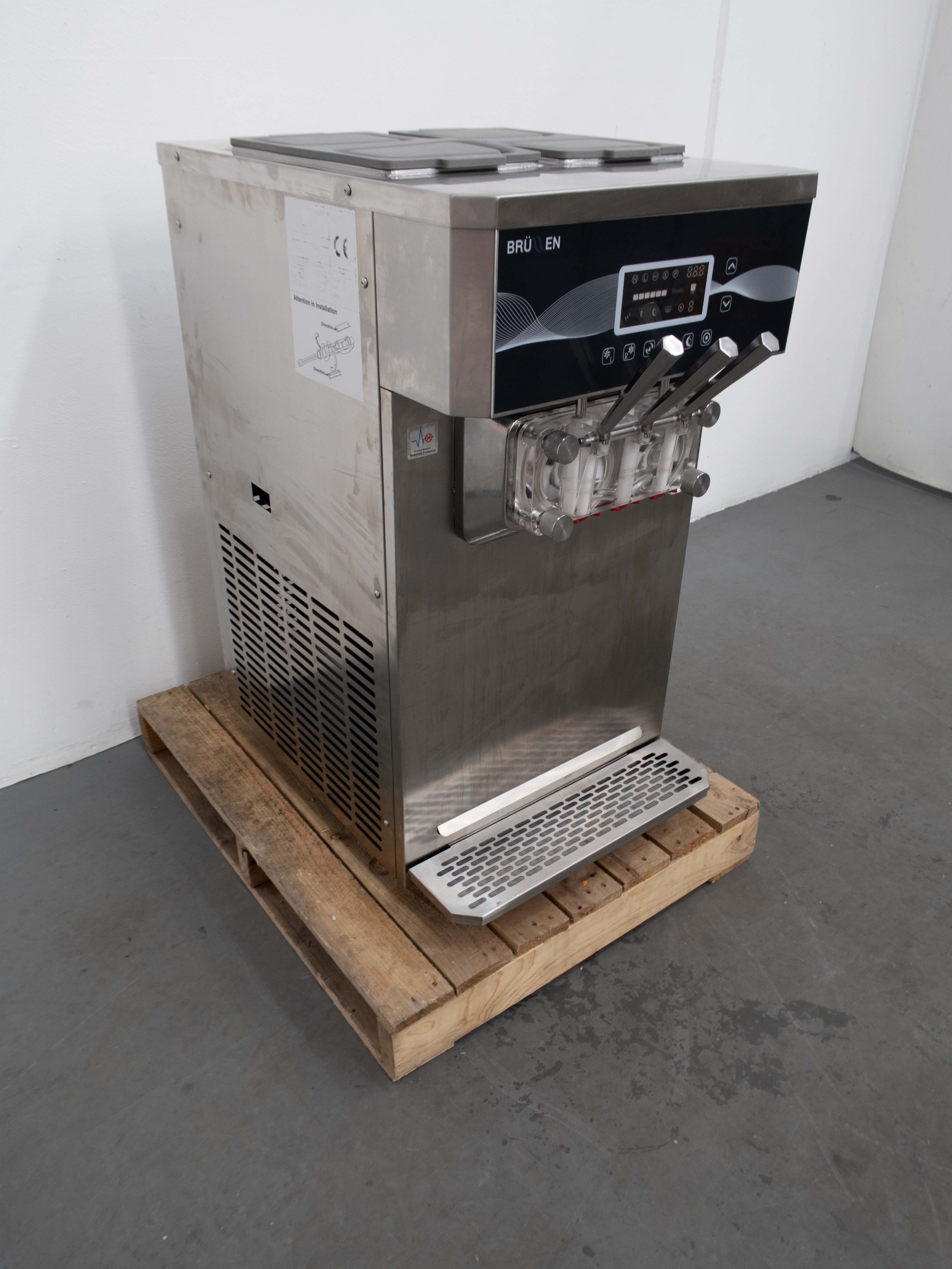 Brullen i26 Pro Gravity Feed Ice Cream Machine - 819208