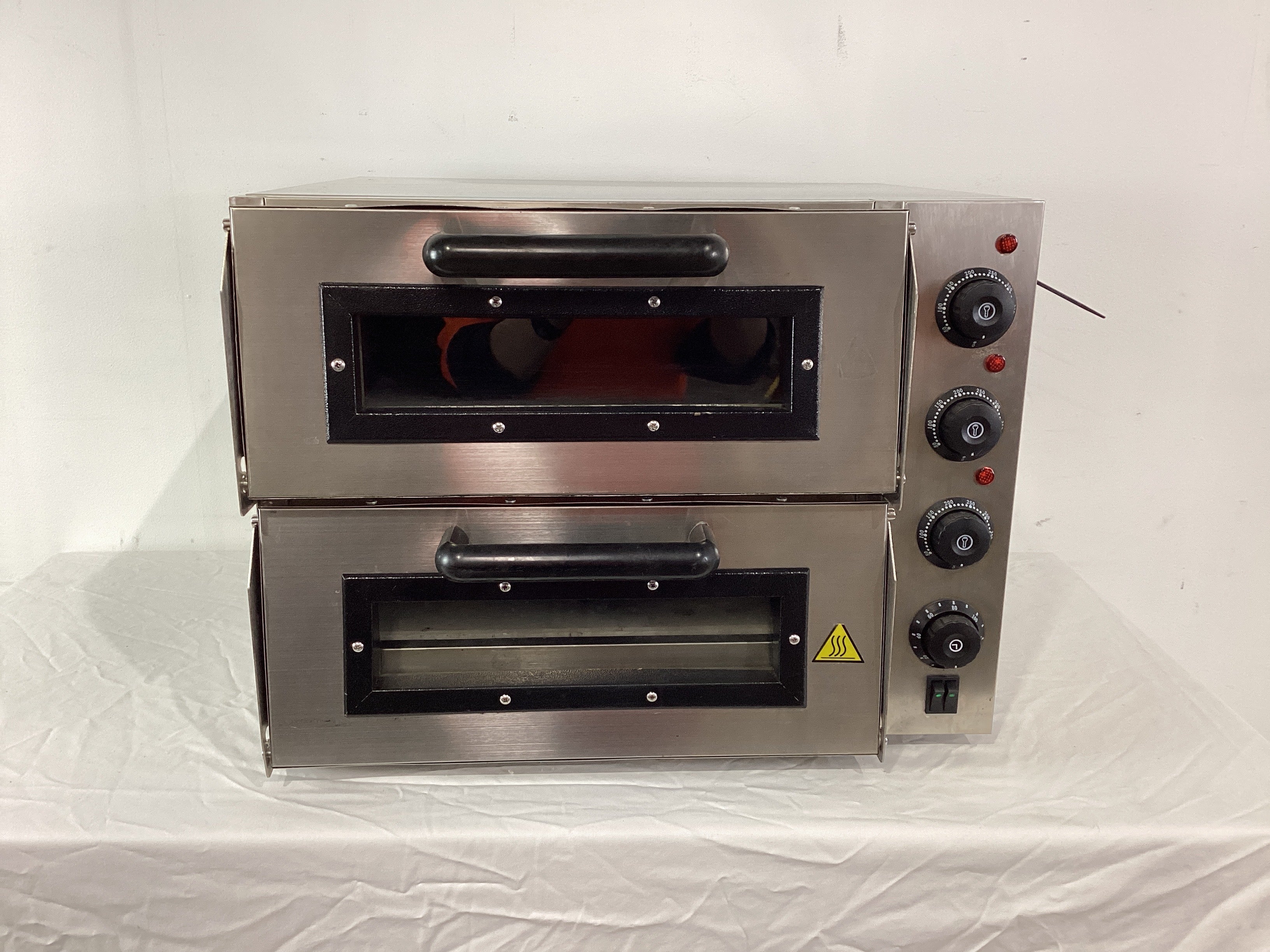 Bakermax P2ST Pizza Oven - 823036