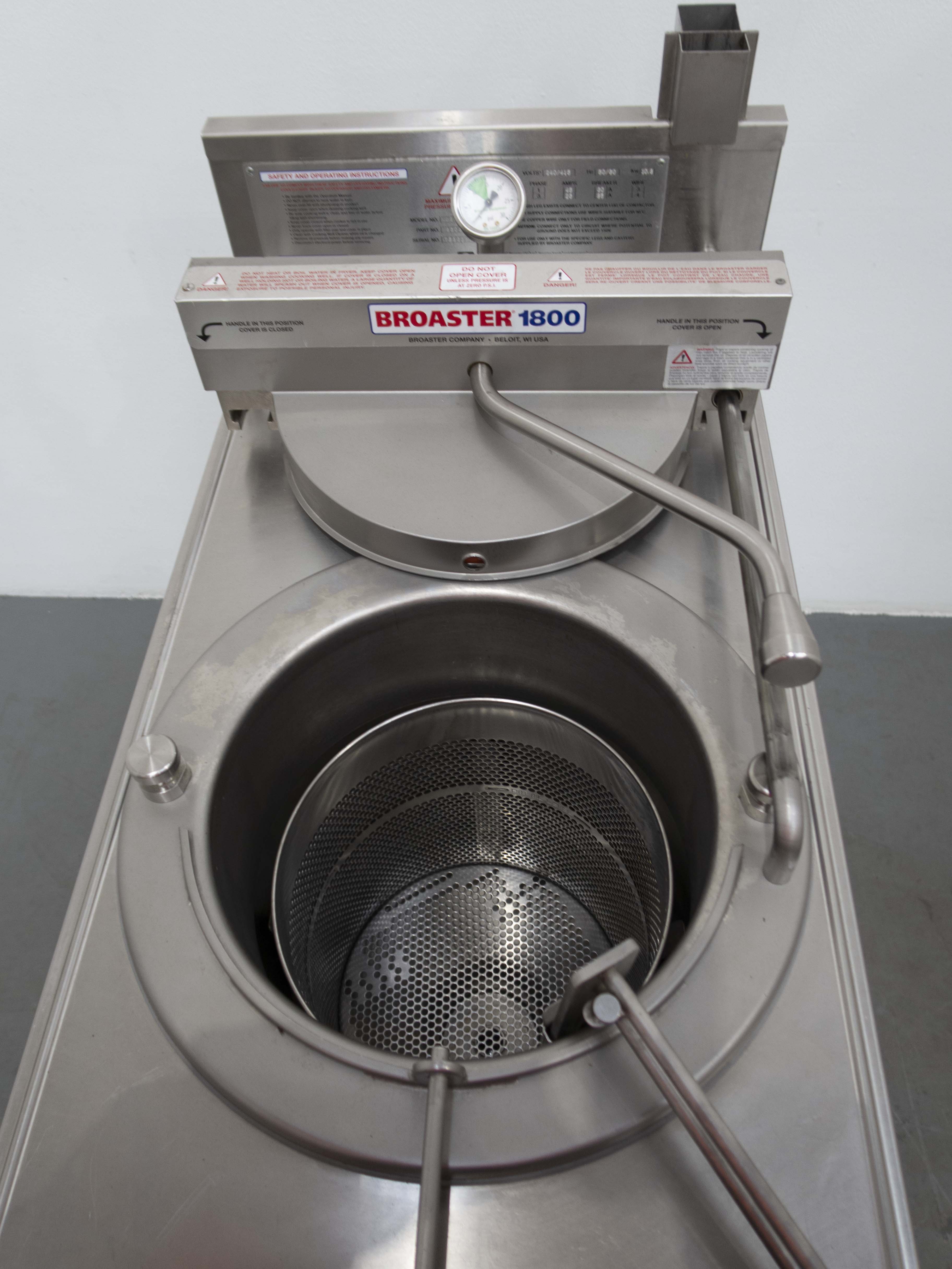 Broaster 1800EXPST Pressure Fryer - 824275