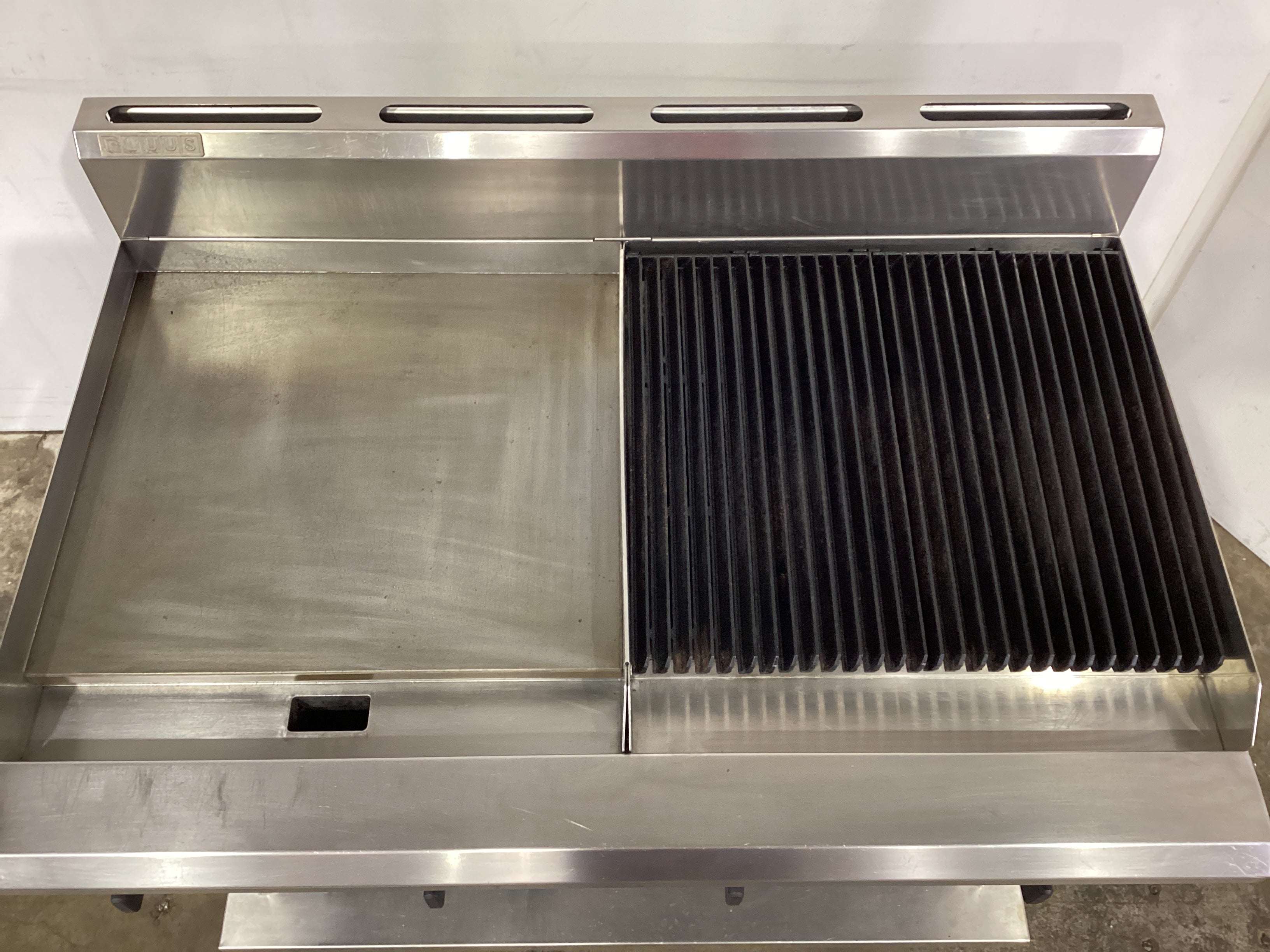 Luus CS-6P6C Griddle/Char Grill Combo - 830010