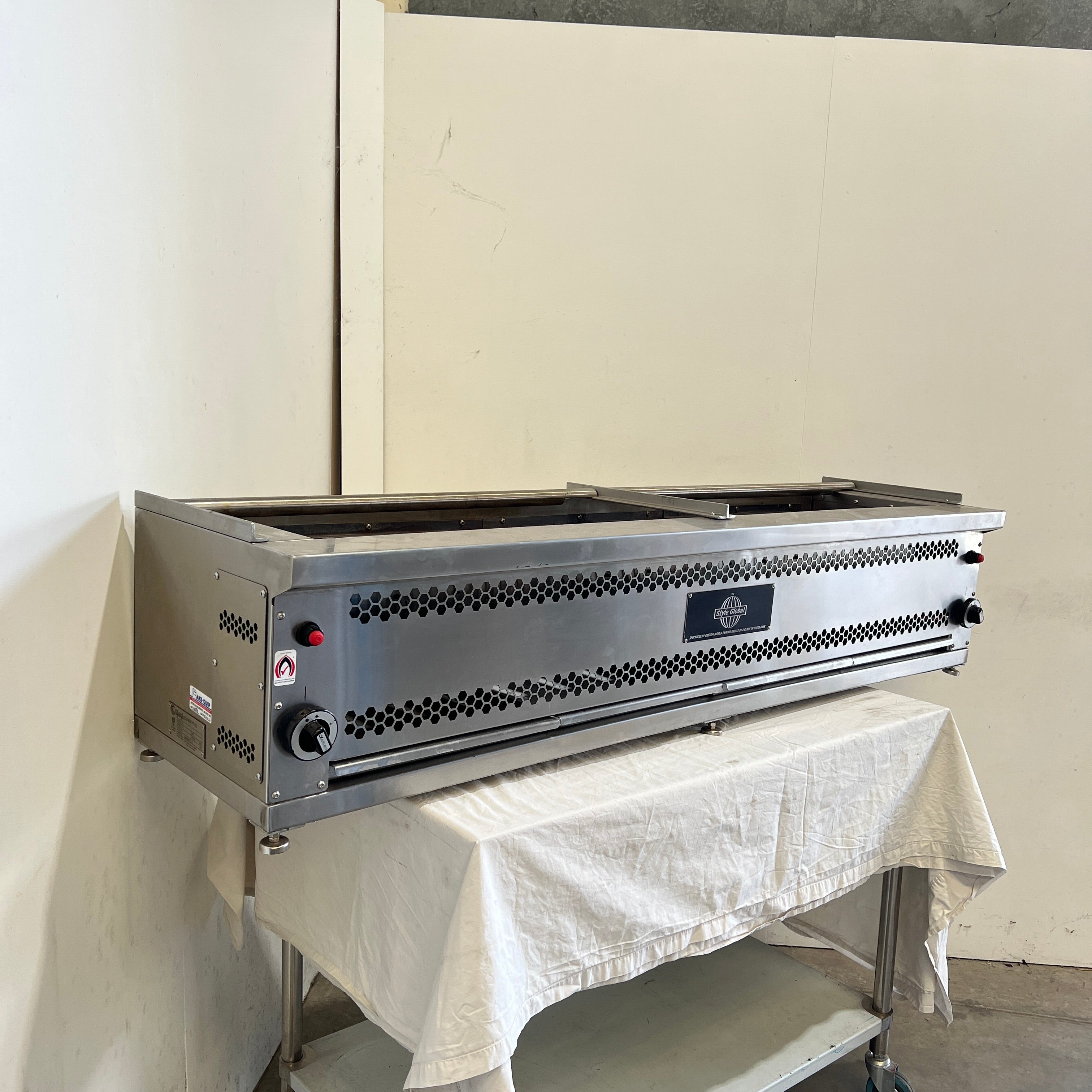 Style Global LGROBG-1800  Robata / Yakatori Style Grills - 830917