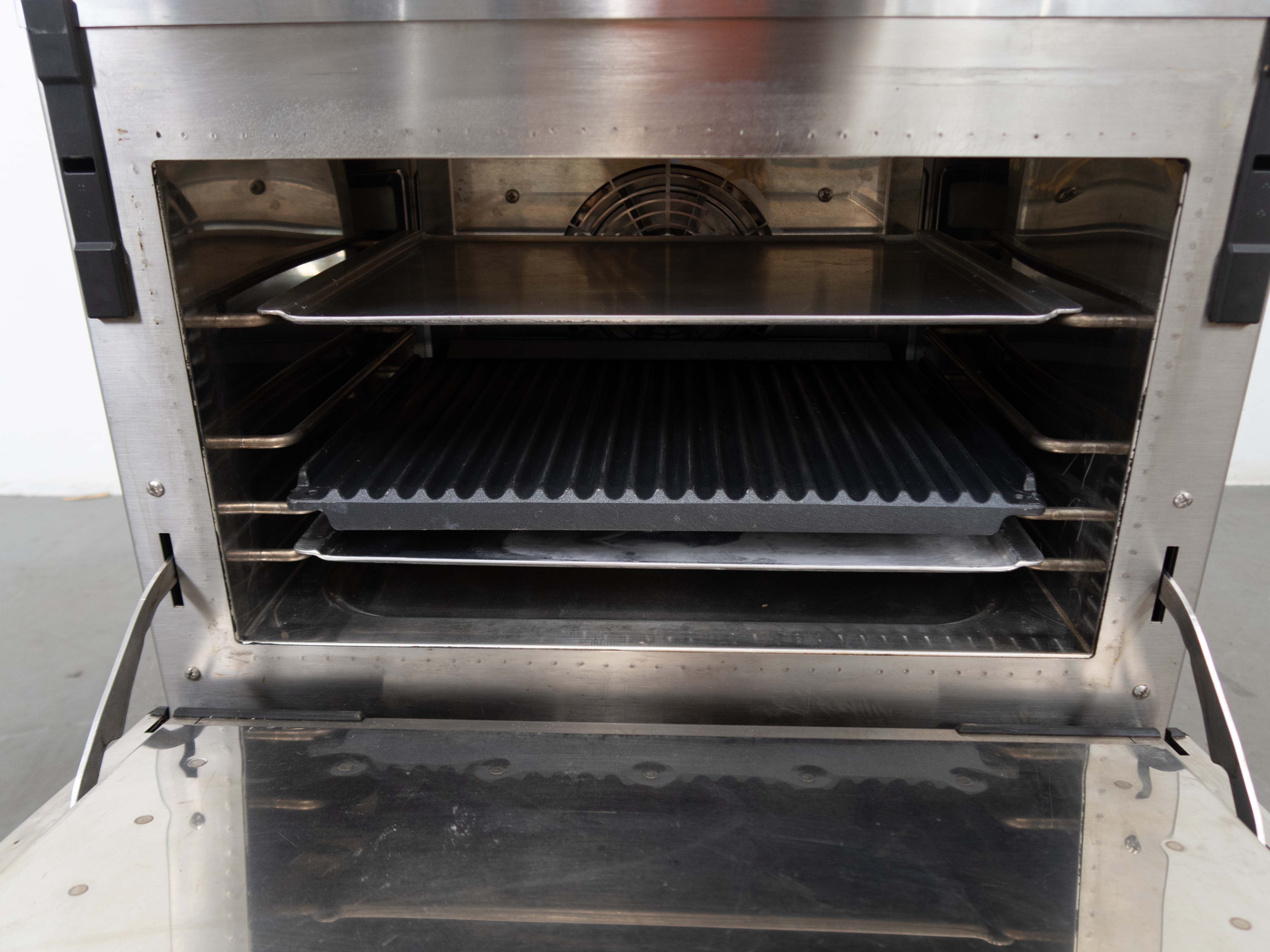 Unox XESW-03HS-MDDN Speed Oven - 831175