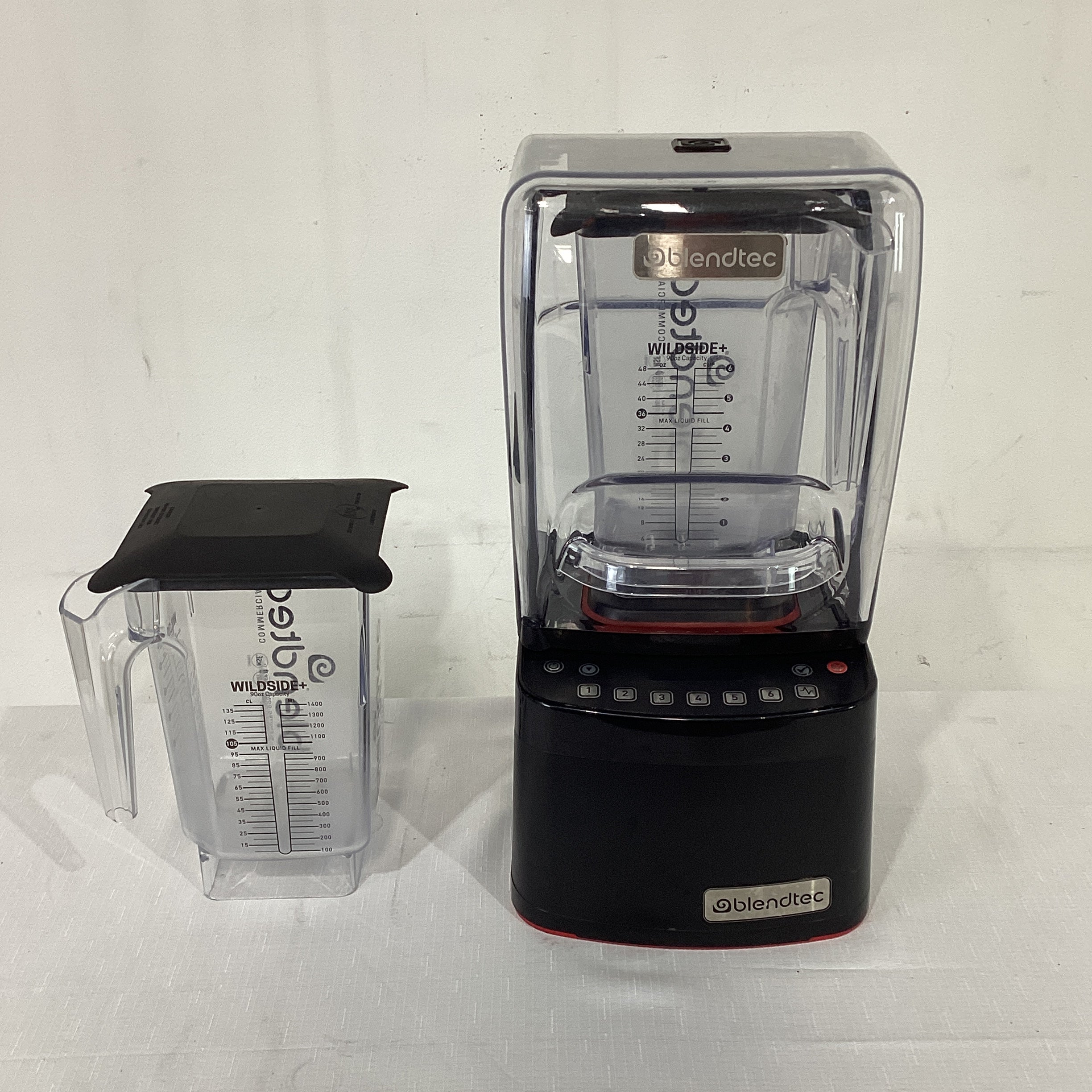 Blendtec Stealth 885 Blender + 2 Jugs - 833765