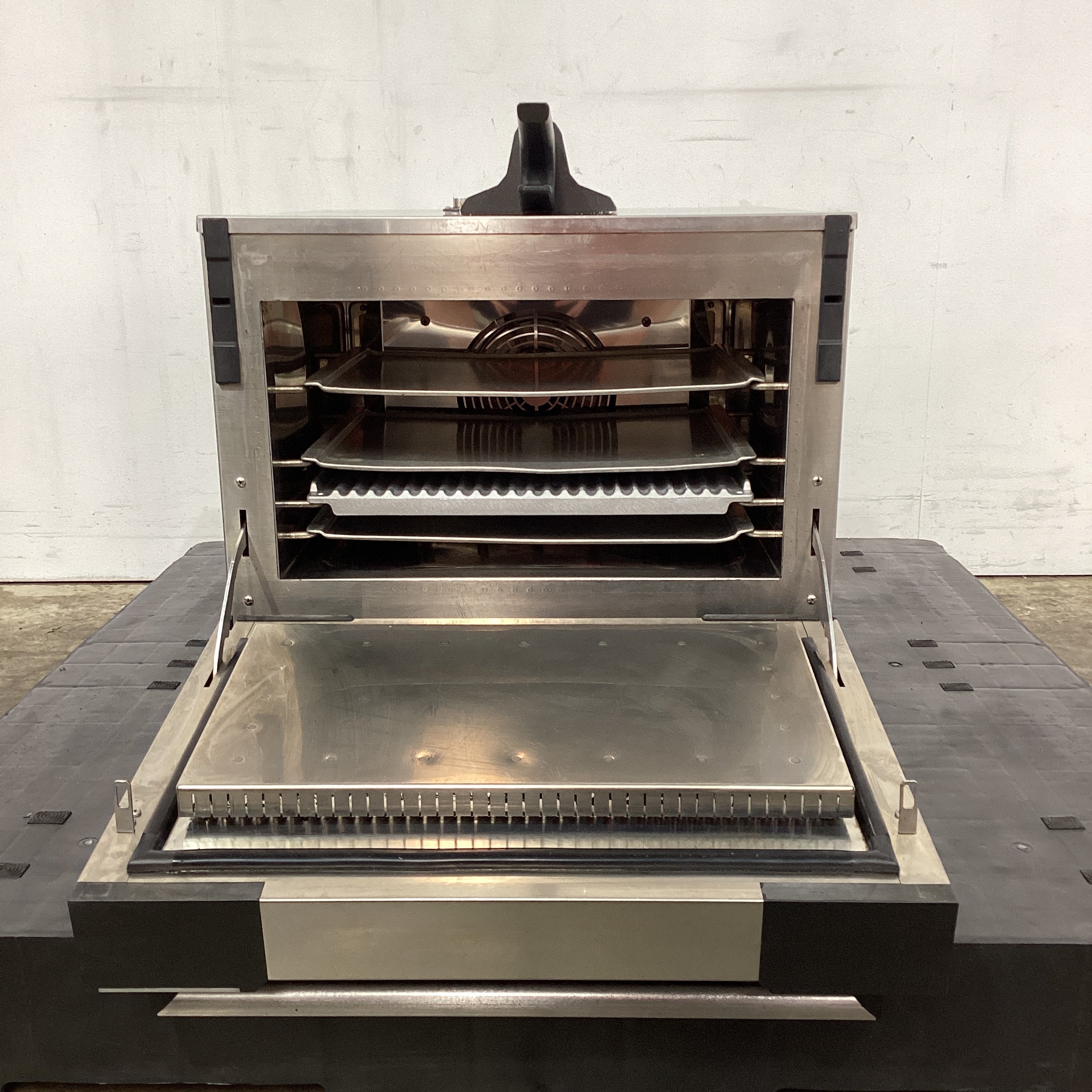 Unox XESW-03HS-MDDN Speed Oven - 834588