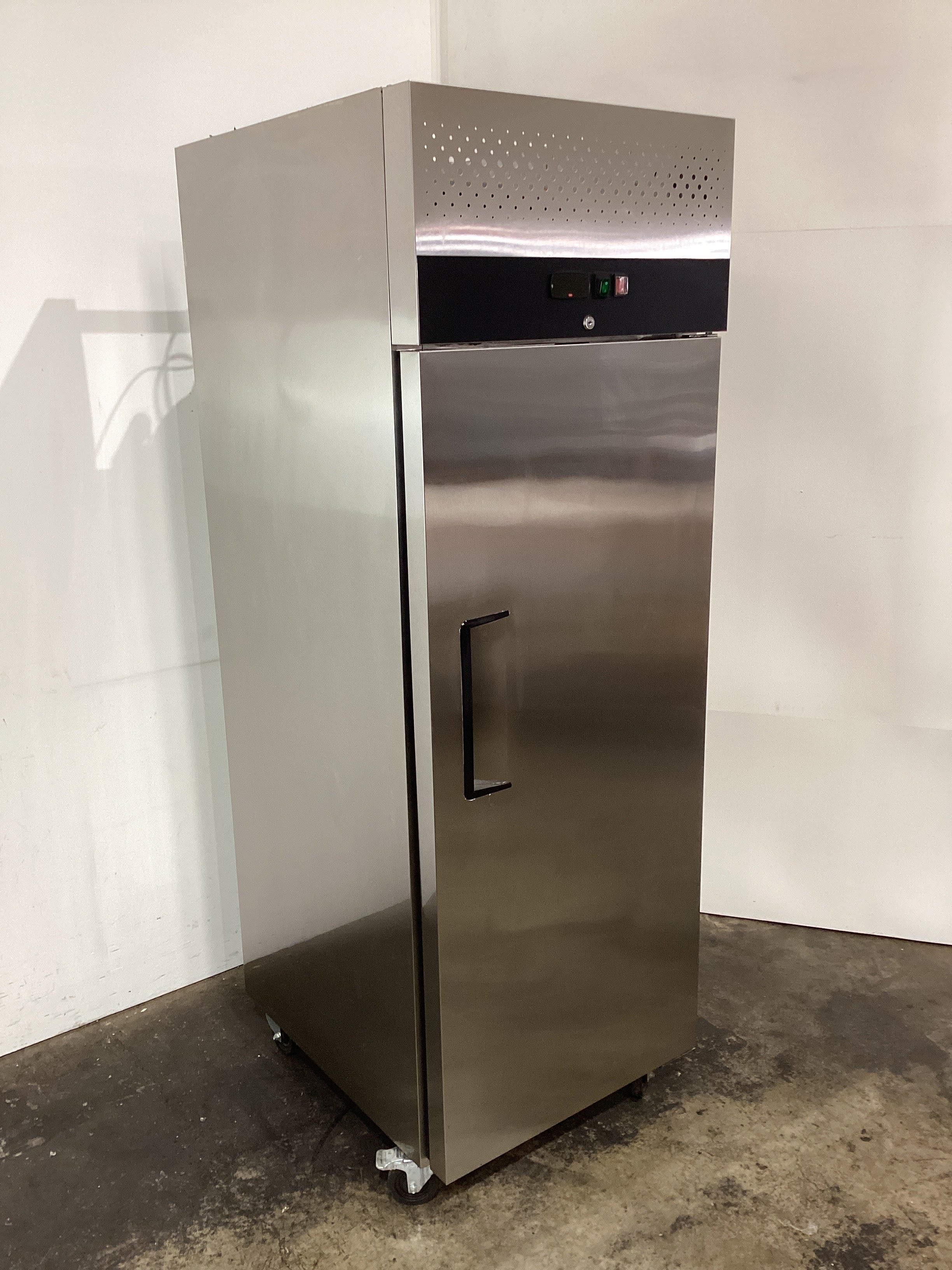 AG Equipment GNX600BT Upright Freezer - 836502