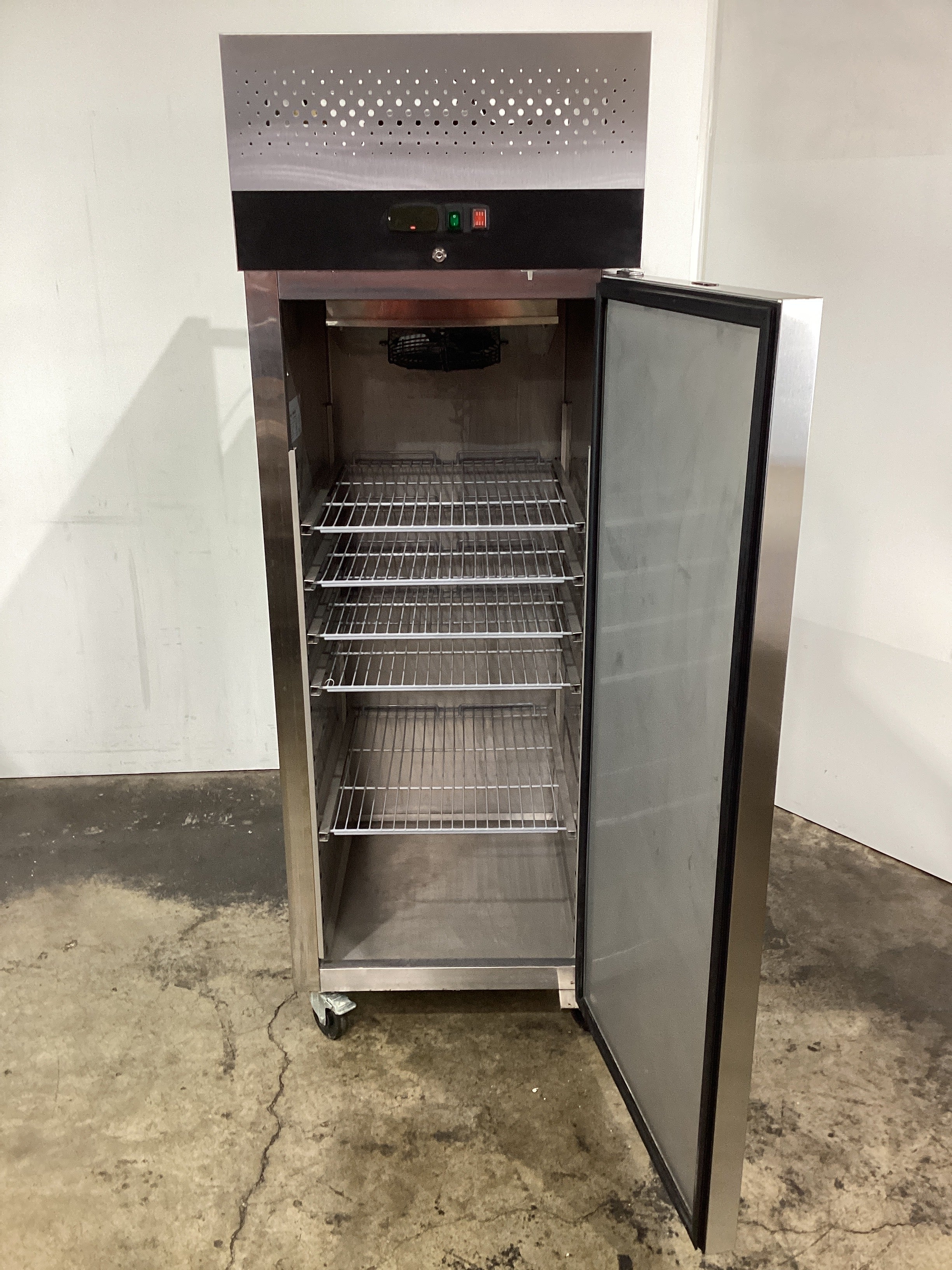 AG Equipment GNX600BT Upright Freezer - 836502